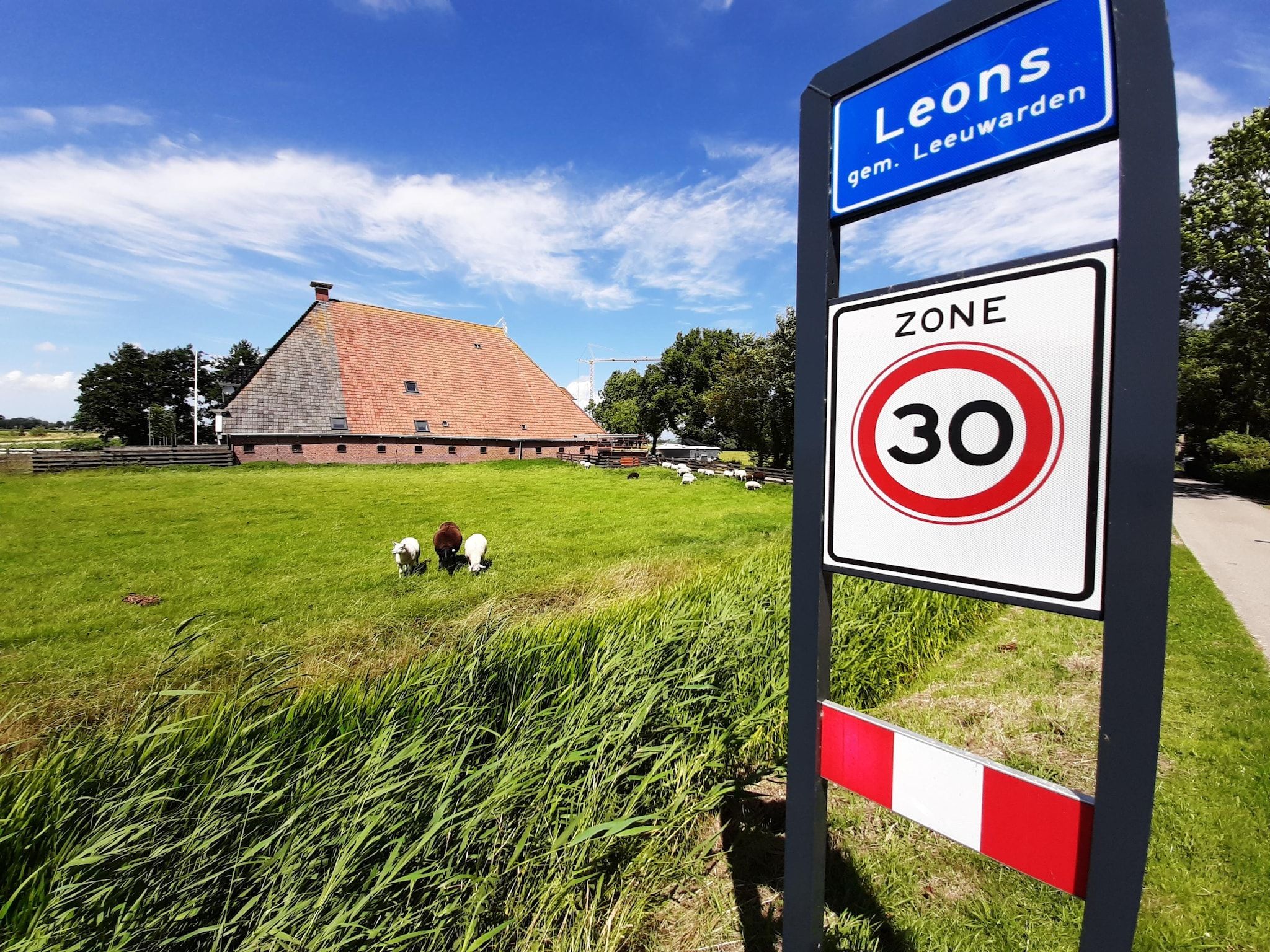 Sfeerbeeld van 20 persoons villa in Leons