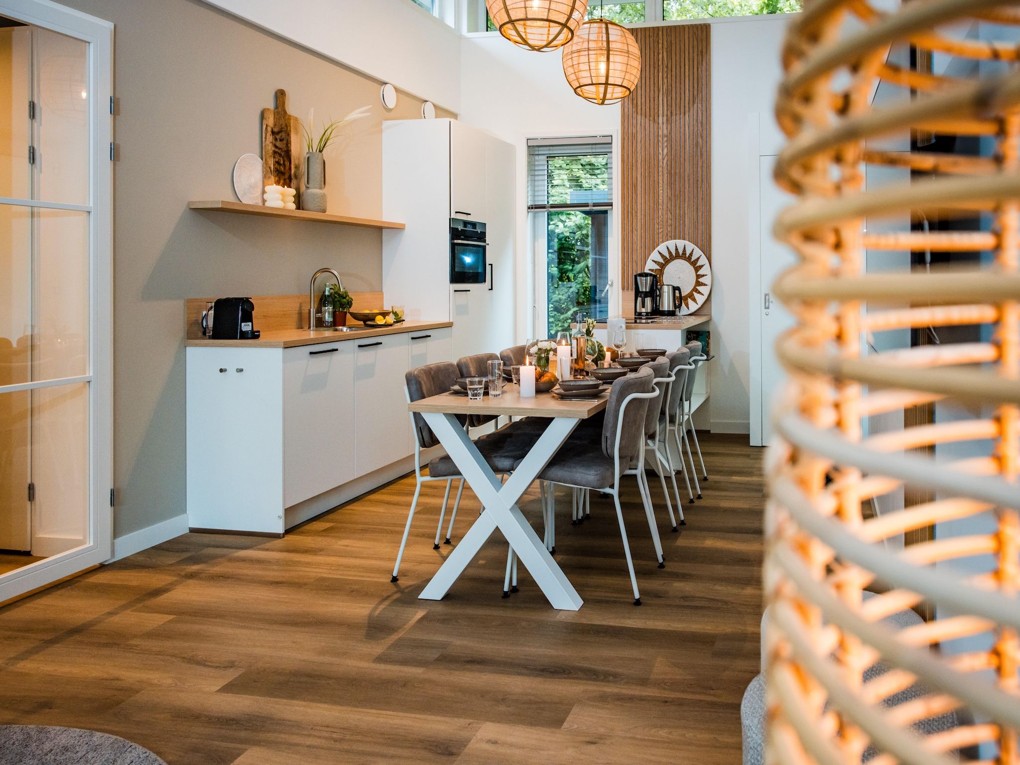 De woonkamer van Steenpatrijs 17-06 in Voorthuizen