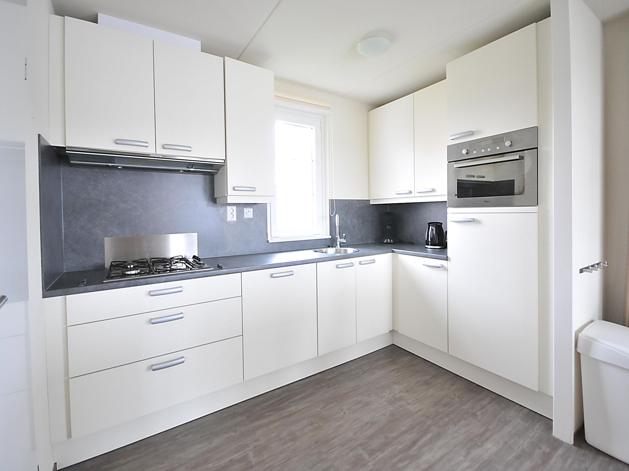 De keuken van Noordzee Residence Cadzand-Bad 37 in Cadzand-Bad