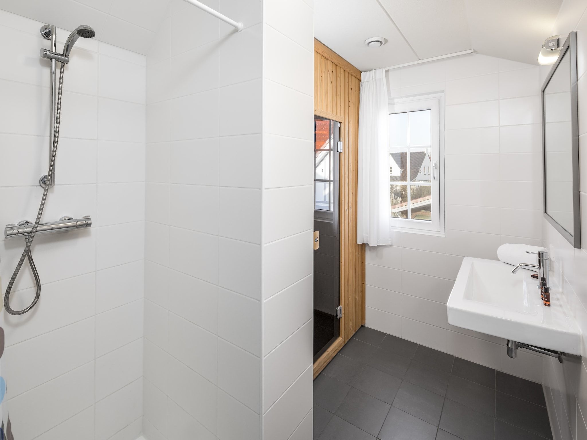 De badkamer van Noordzee Résidence Cadzand-Bad 38 in Cadzand-Bad