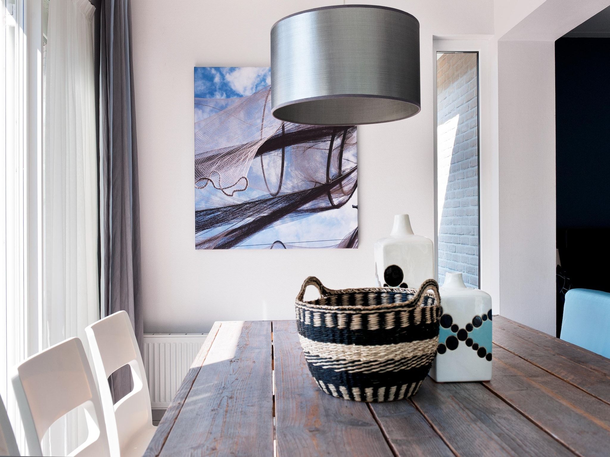 De eetkamer van Grand Tolve Wellness de luxe met sauna buitenspa in Earnewald