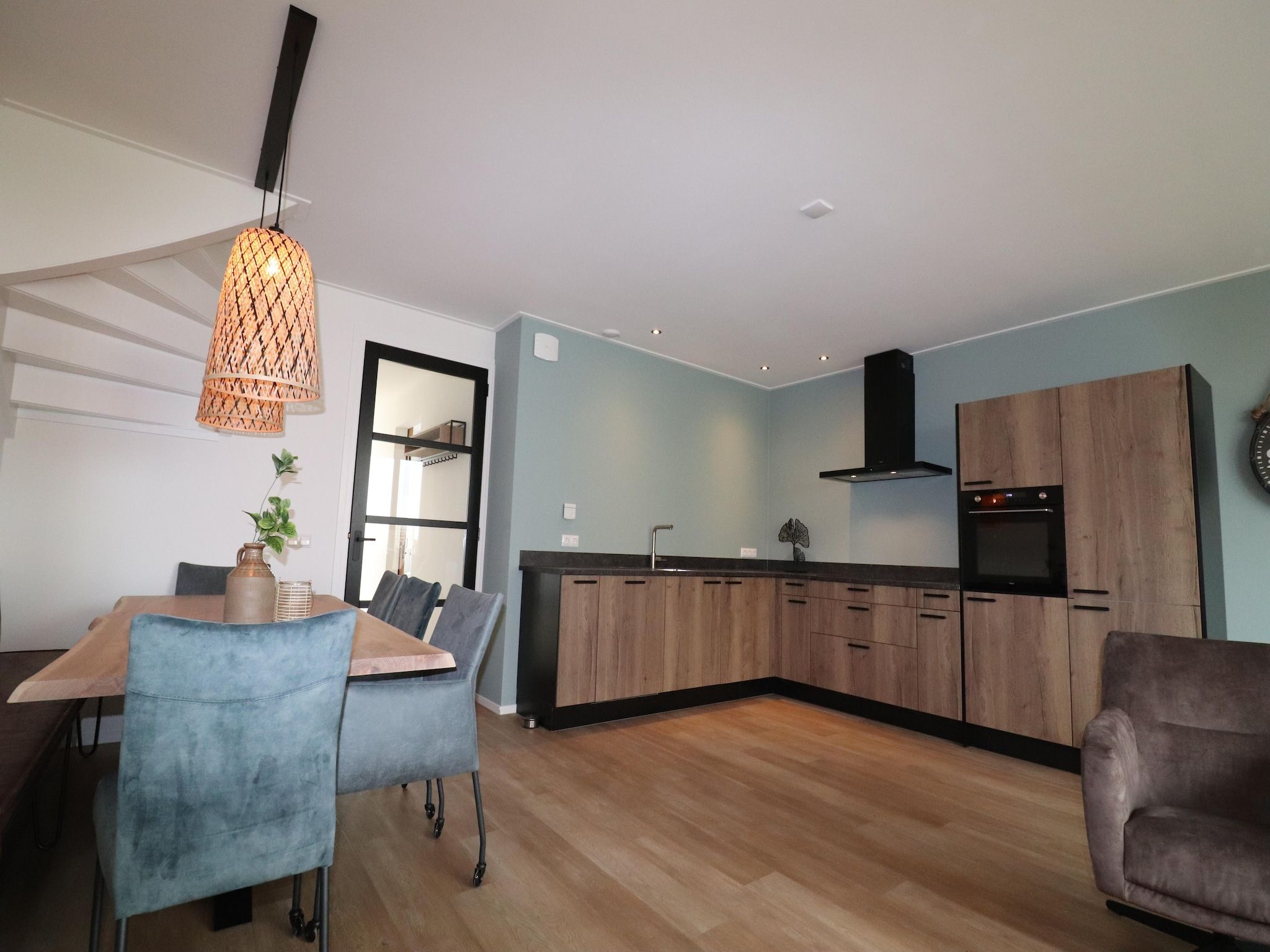 De eetkamer van Friese villa in Leons in Leons