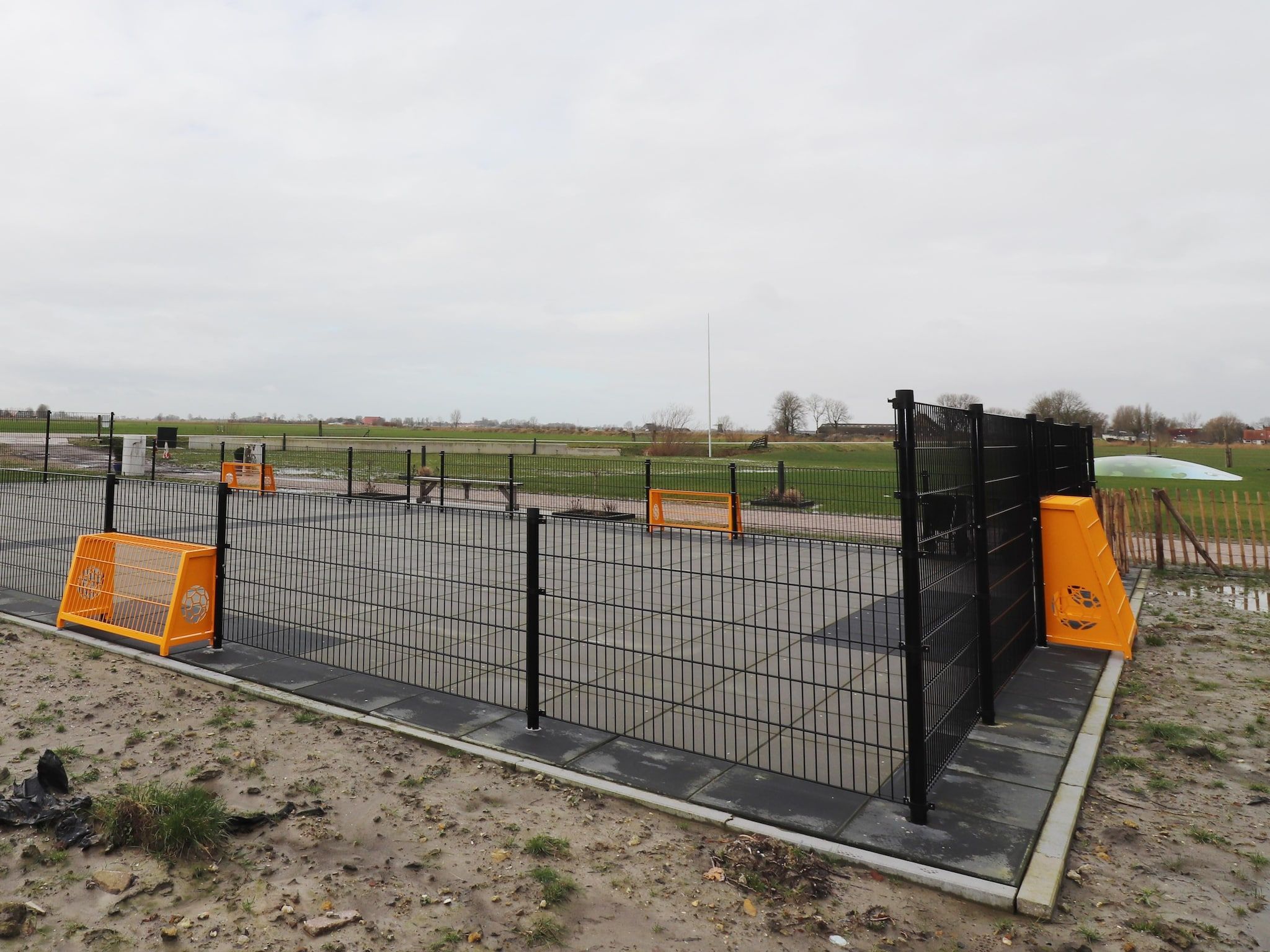 Parkfaciliteiten bij Friese villa in Leons in Leons