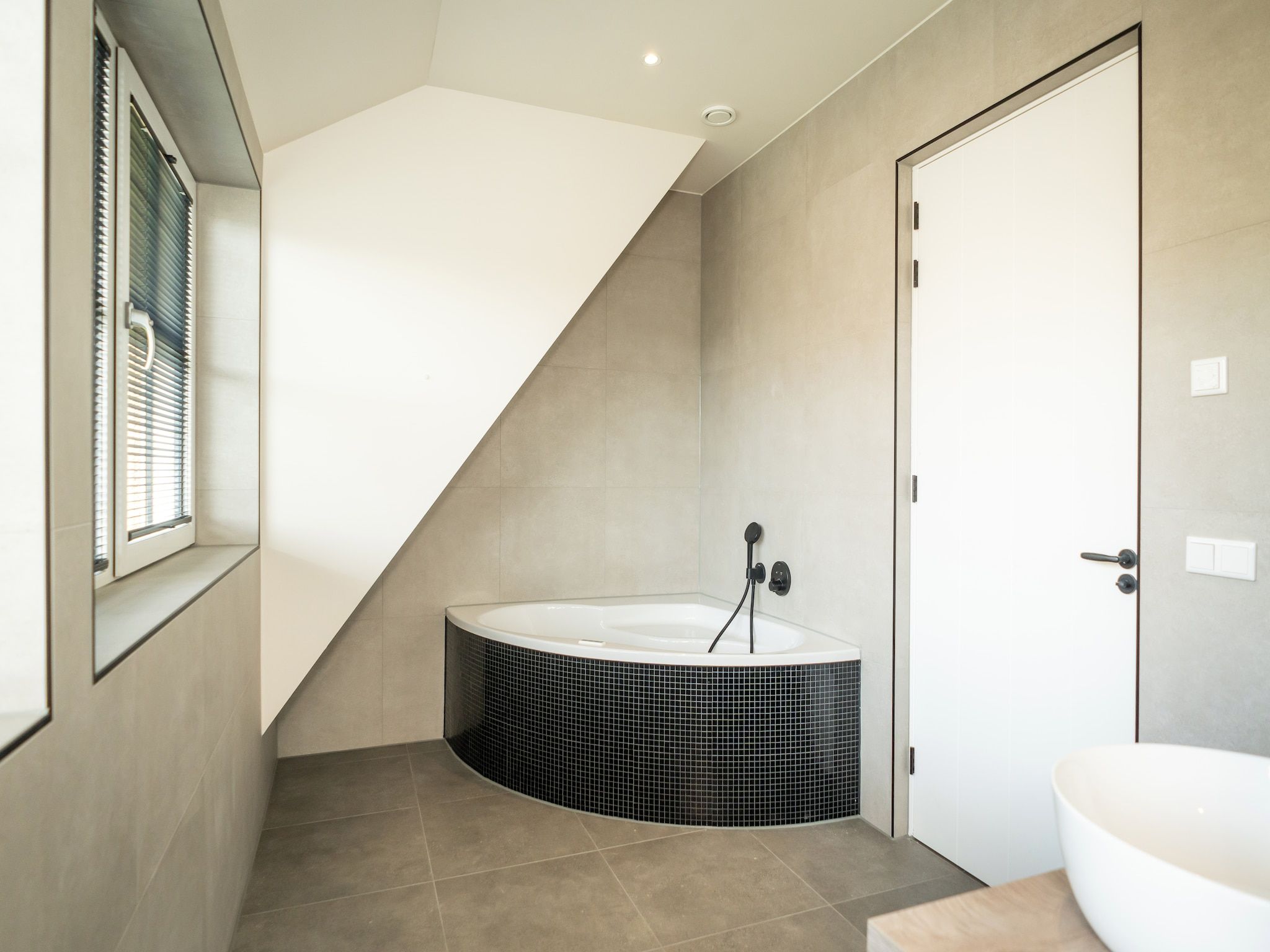 De badkamer van So What 25a in De Koog