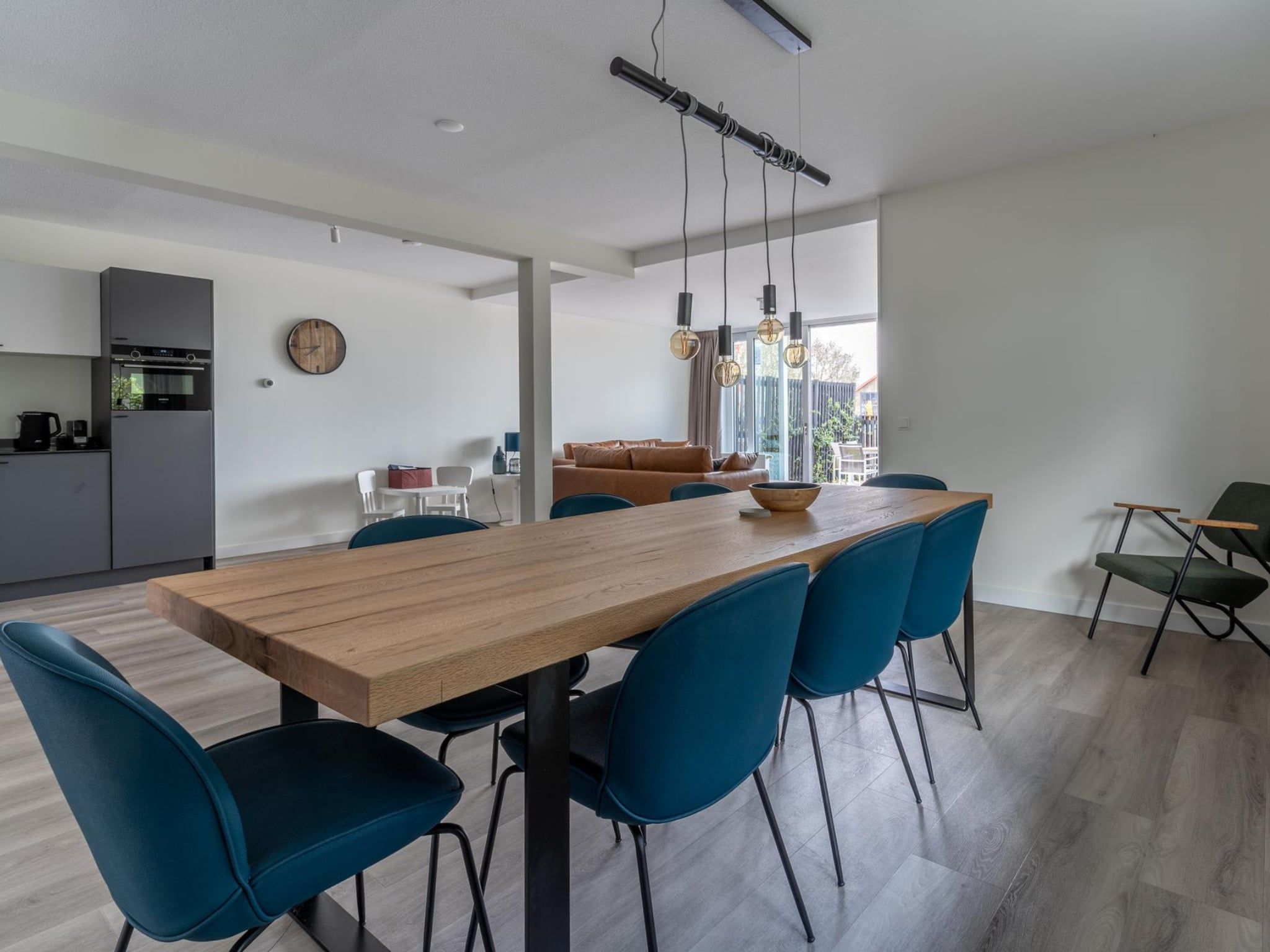 De eetkamer van Appartement - Paviljoenwei 4  Sneek Offingawier 'Havenzicht' in Sneek