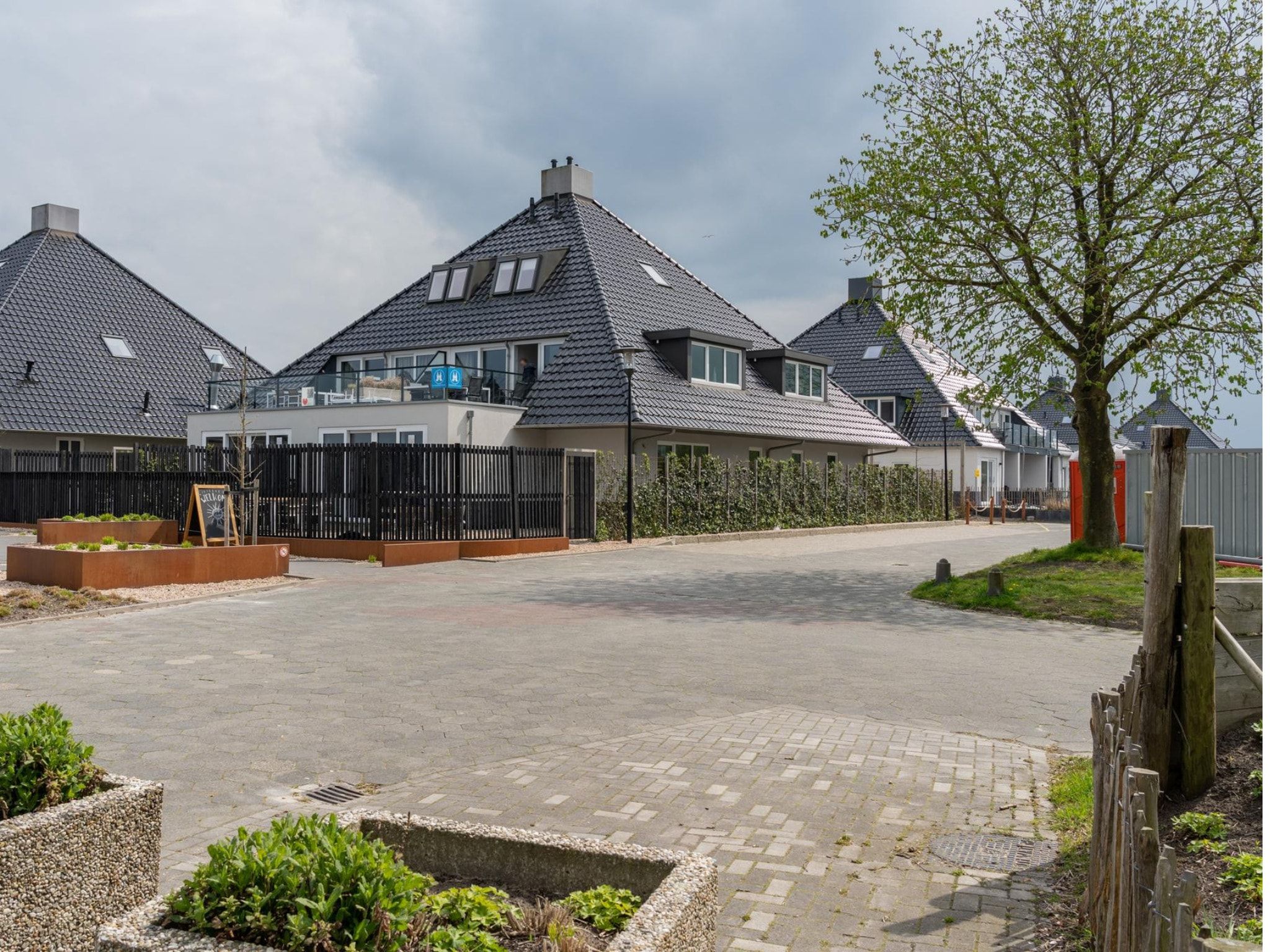 De buitenkant van Appartement - Paviljoenwei 4  Sneek Offingawier 'Havenzicht' in Sneek
