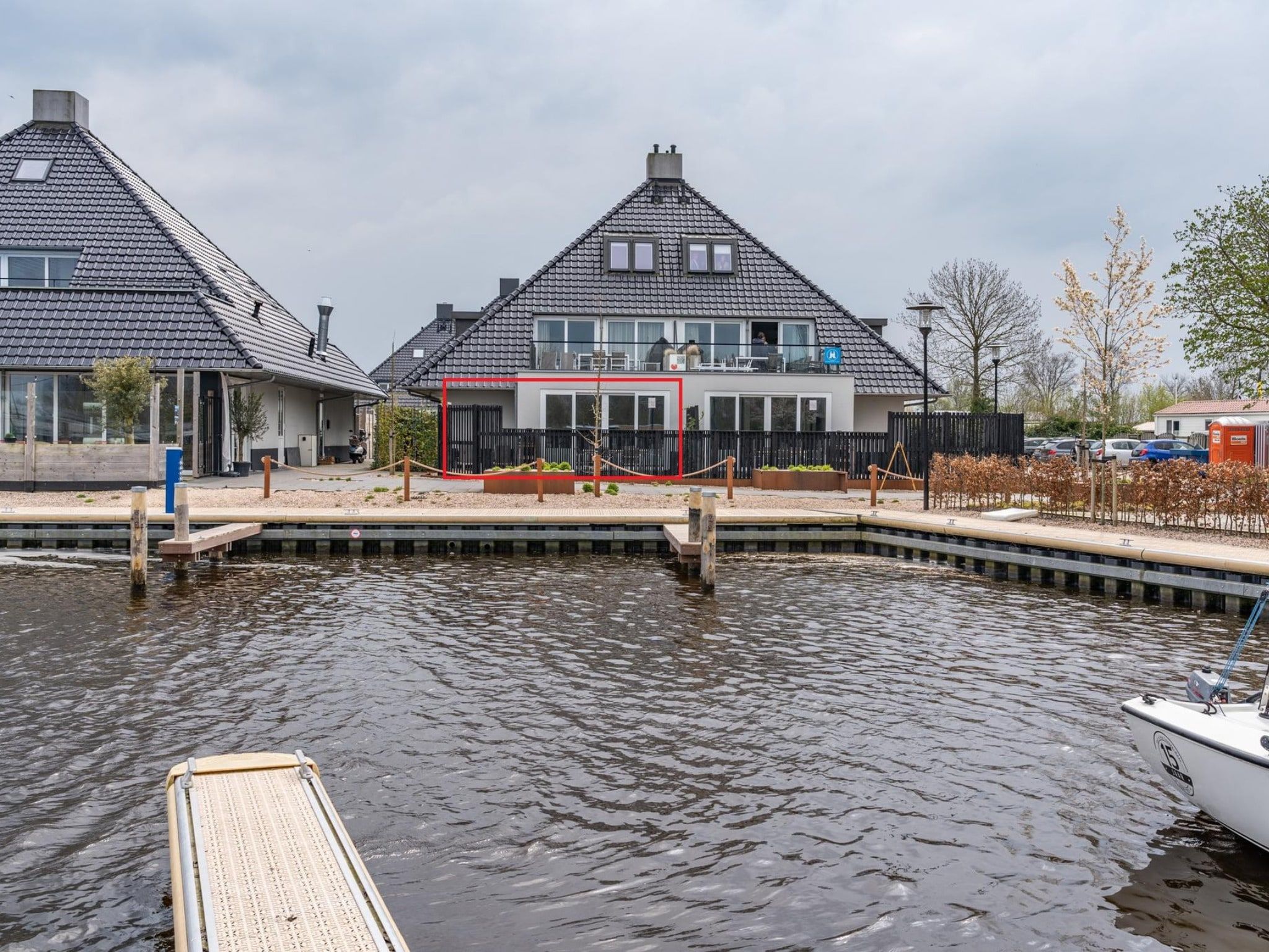 De buitenkant van Appartement - Paviljoenwei 4  Sneek Offingawier 'Havenzicht' in Sneek