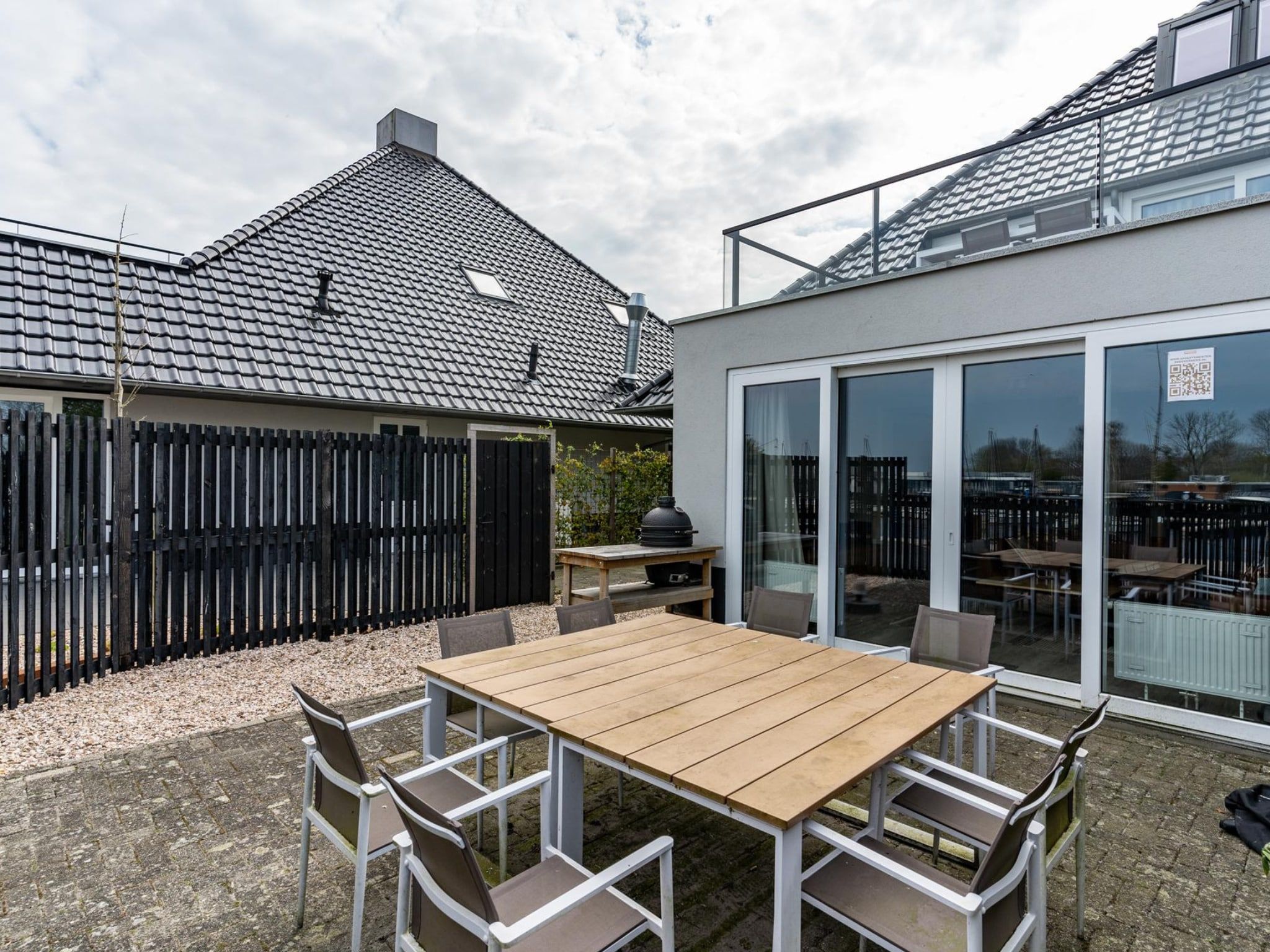 De tuin van Appartement - Paviljoenwei 4  Sneek Offingawier 'Havenzicht' in Sneek
