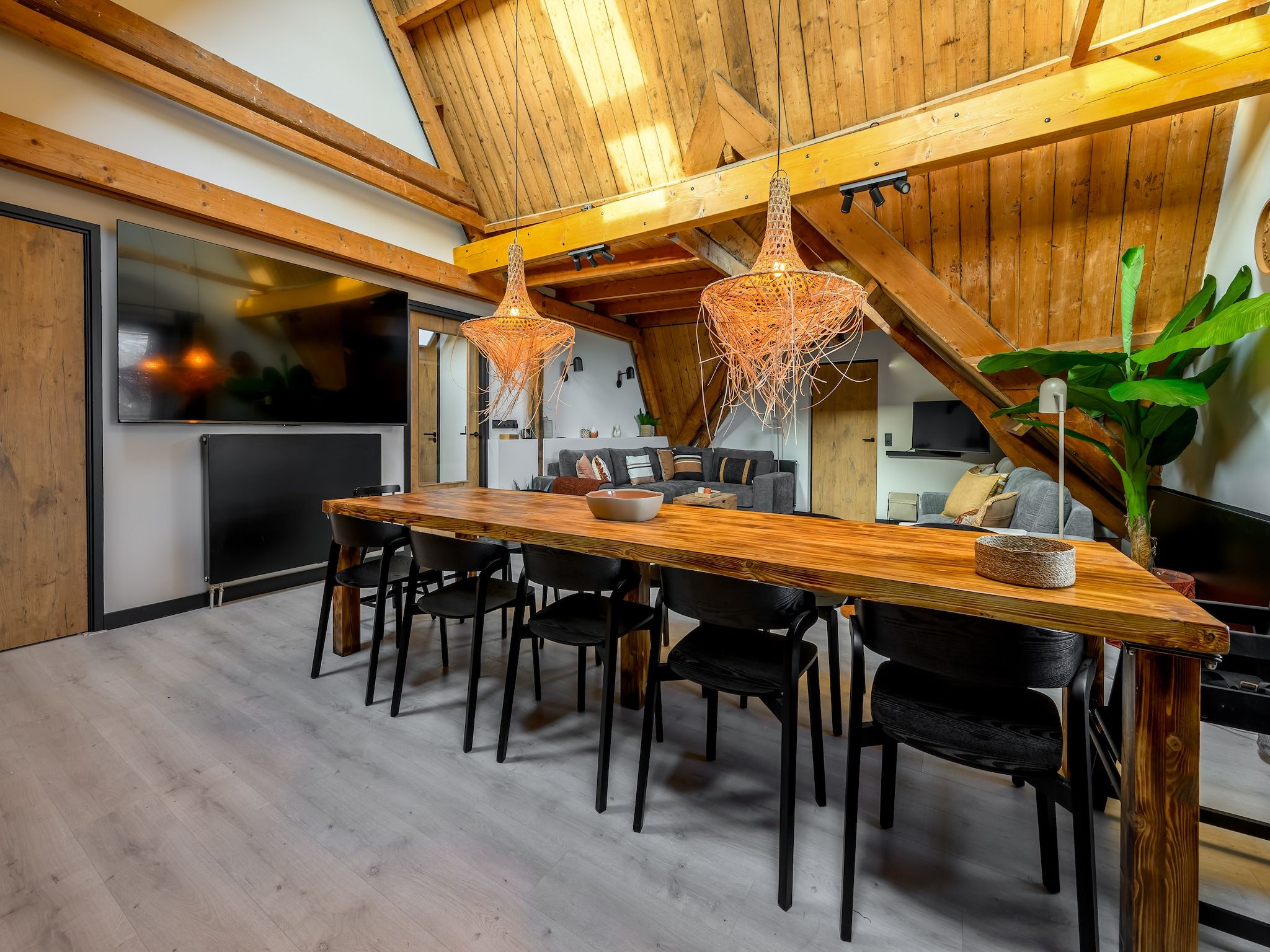 De eetkamer van Loft Loopuyt in Julianadorp