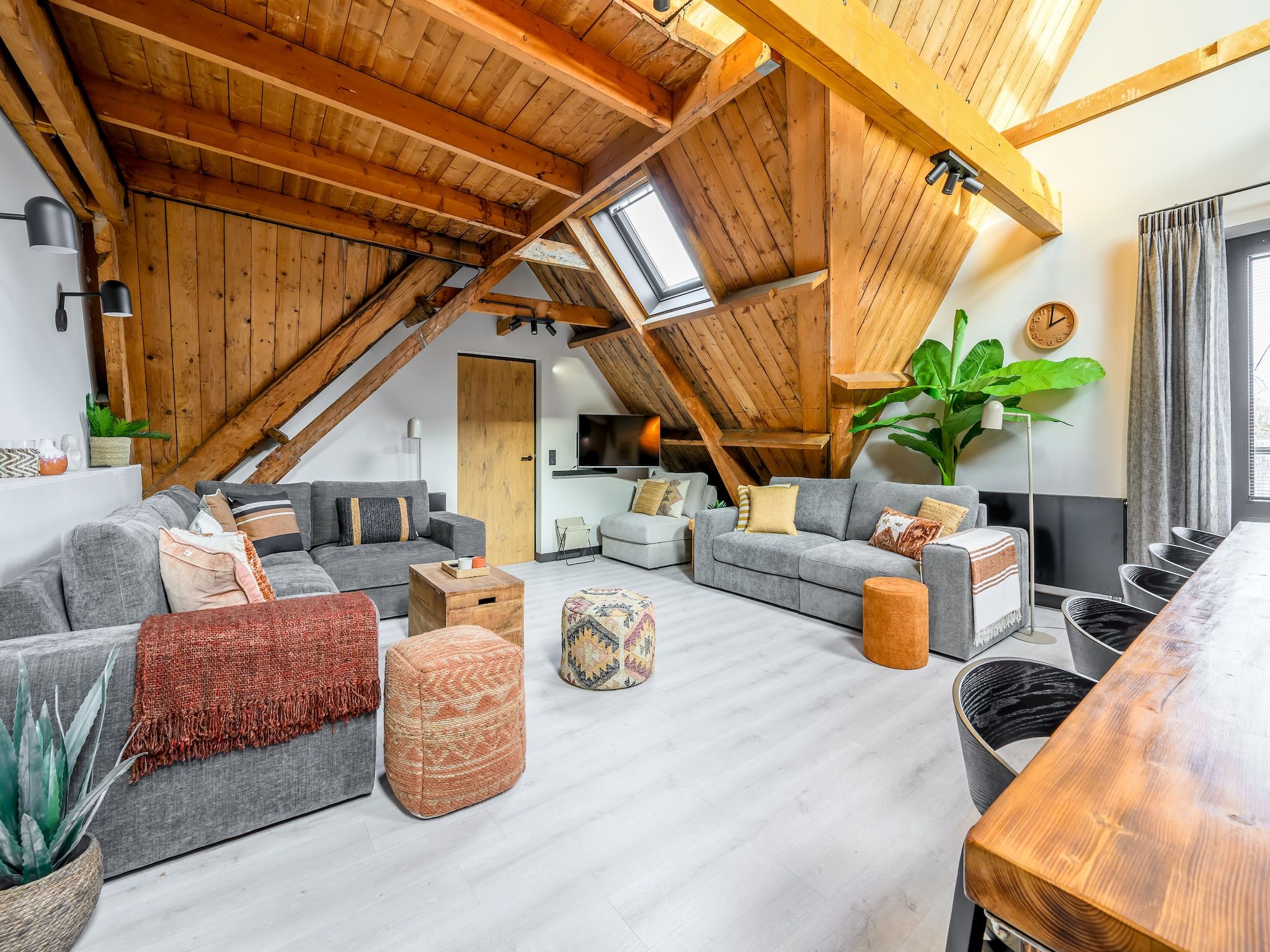 De woonkamer van Loft Loopuyt in Julianadorp