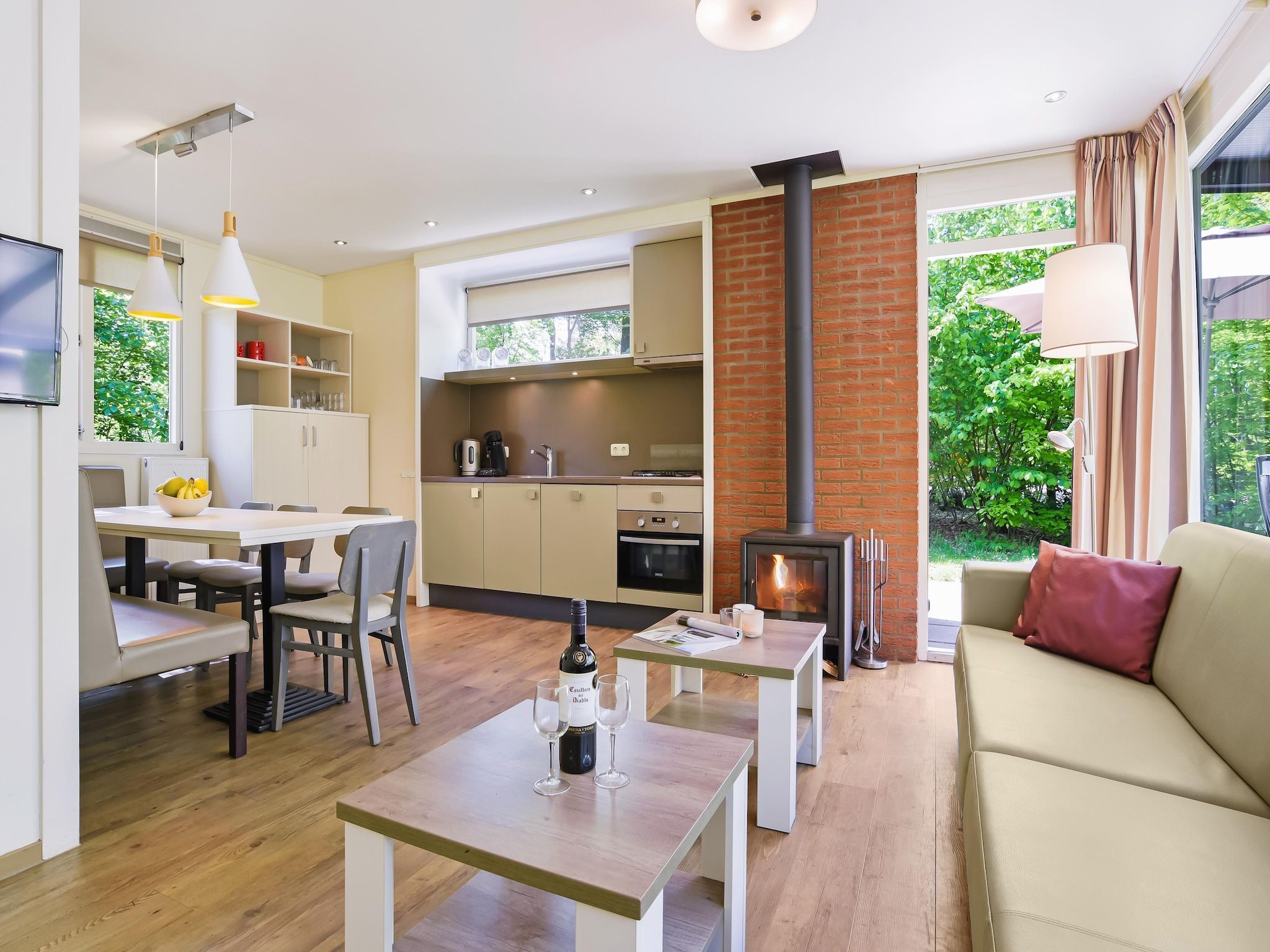 De woonkamer van Parc Heihaas 14 in Putten