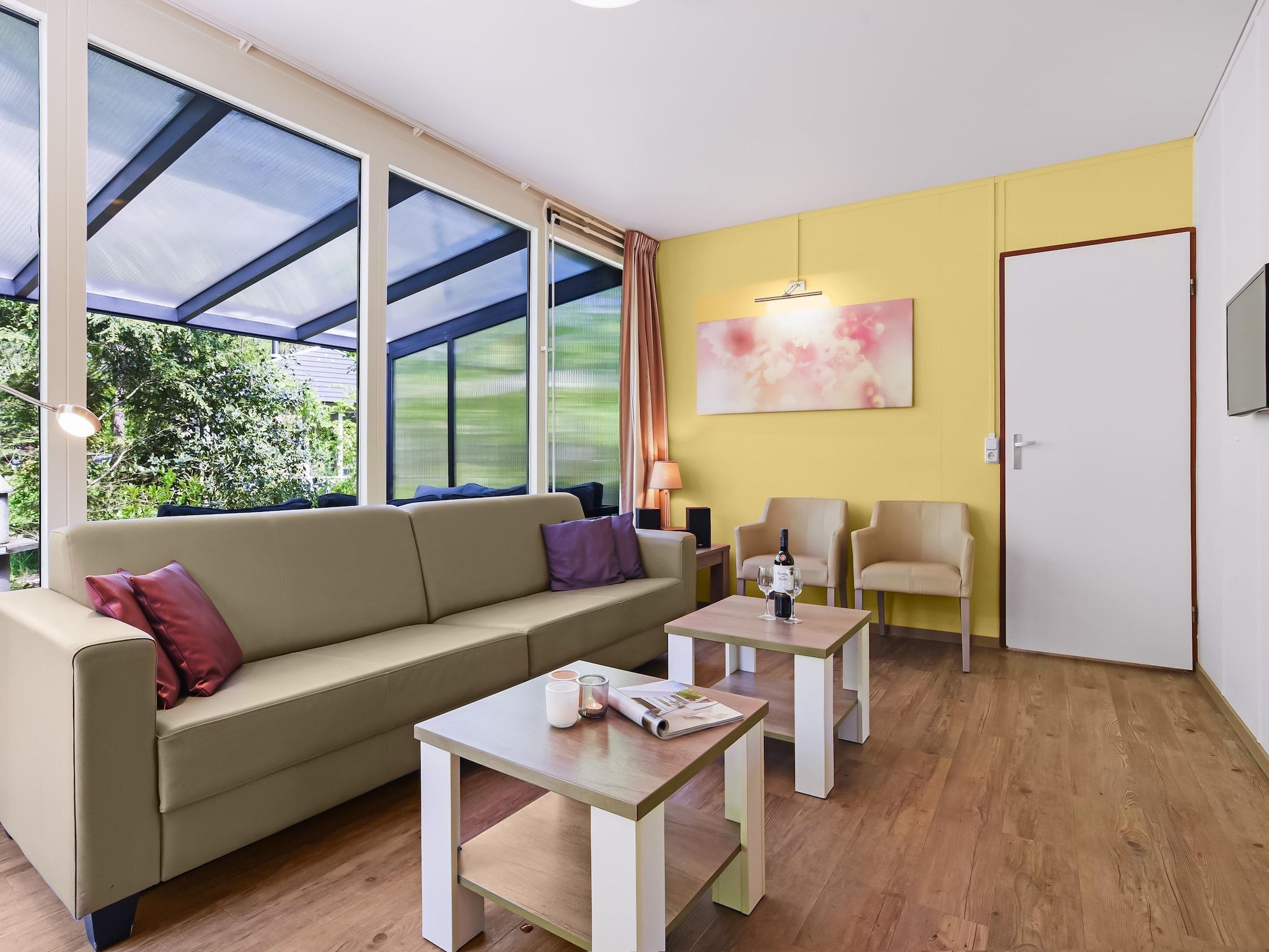 De woonkamer van Parc Heihaas 14 in Putten