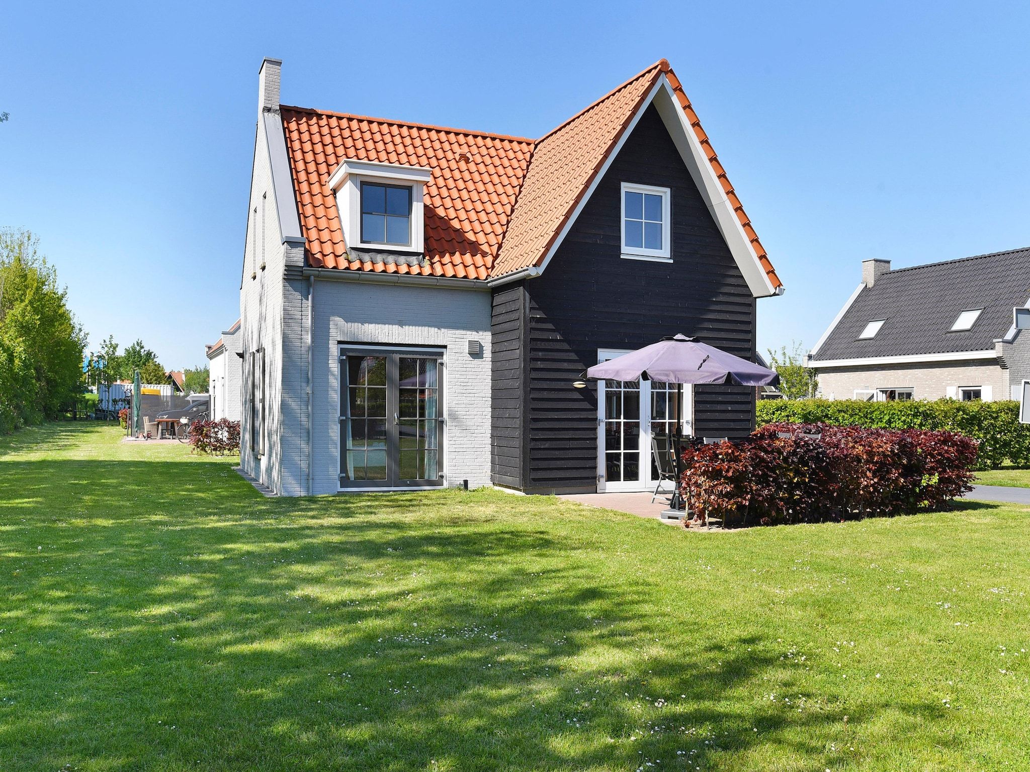 De buitenkant van Strand Resort Nieuwvliet-Bad 12 in Nieuwvliet