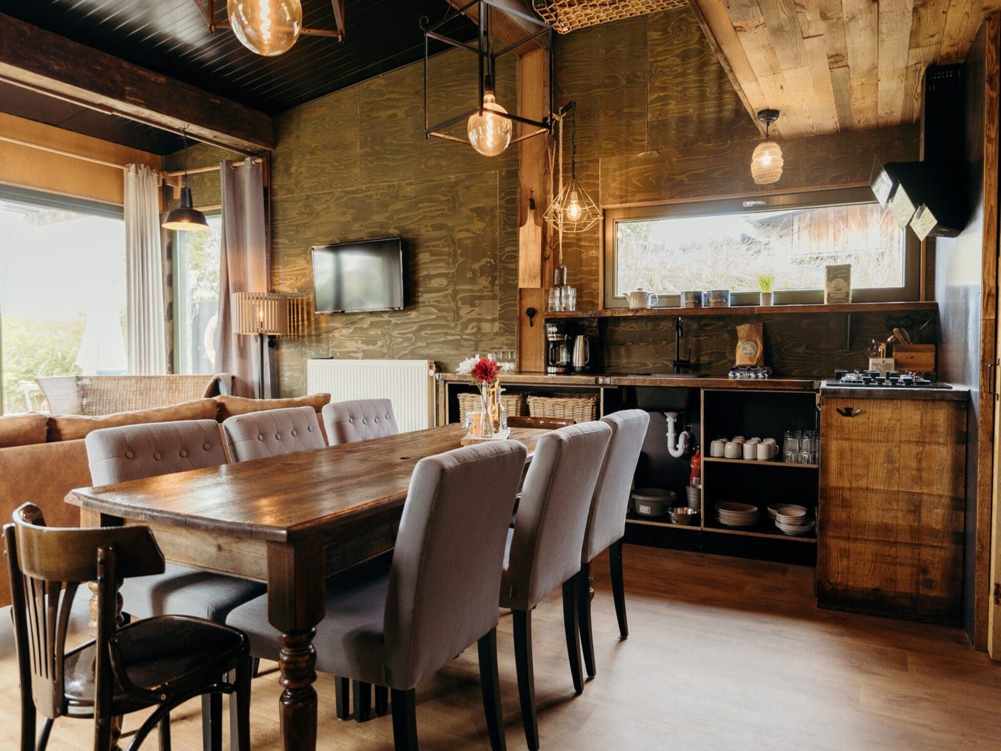 De eetkamer van Juttershut Duynpark - Callantsoog in Callantsoog