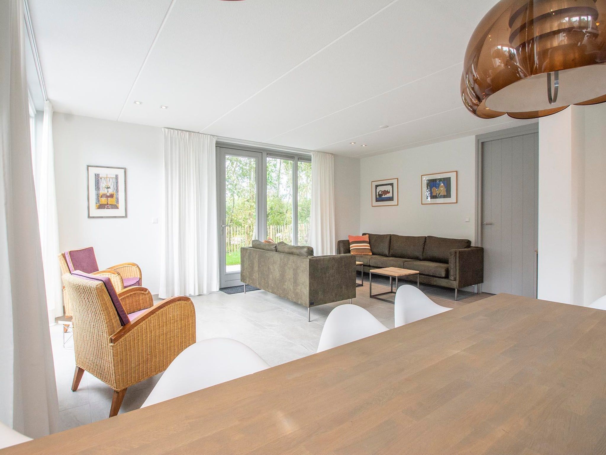 De woonkamer van Sandepark 171 in Callantsoog