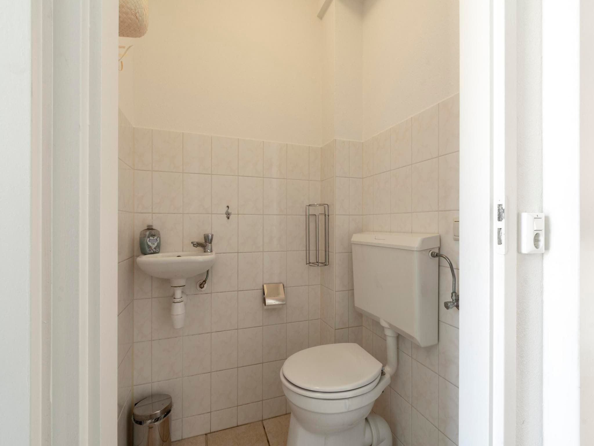 De badkamer van Duynopgangh 16 in Julianadorp aan Zee