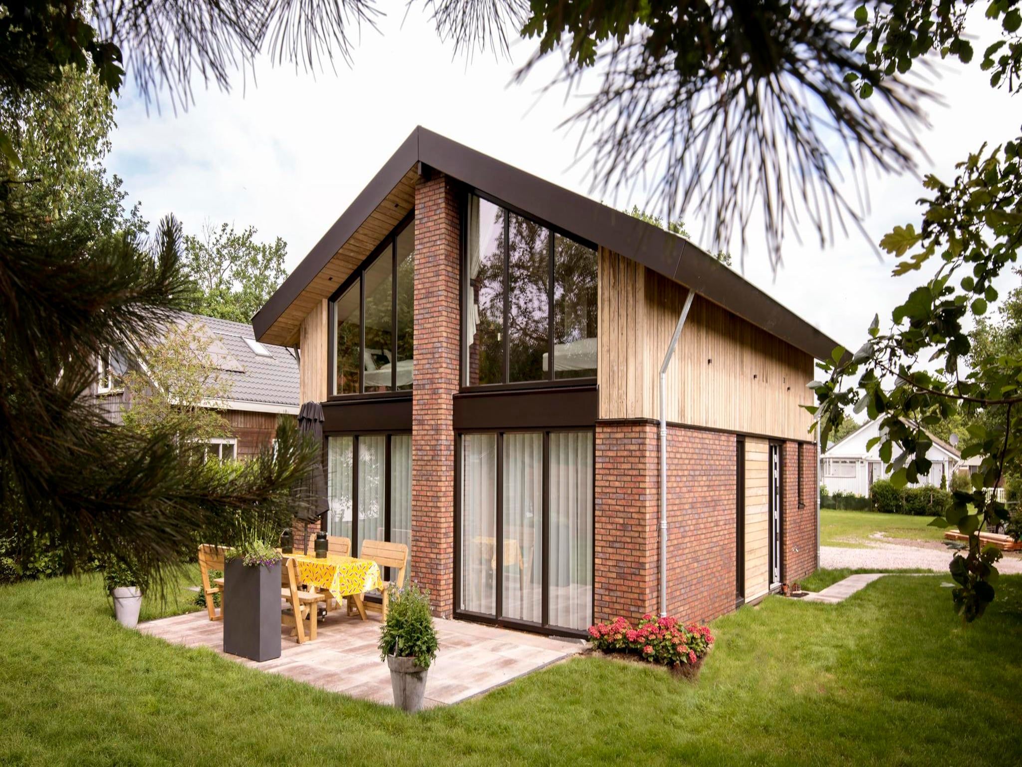 De buitenkant van Luxe Villa Keizerskroon - Keizerkroon 63 in Julianadorp aan Zee