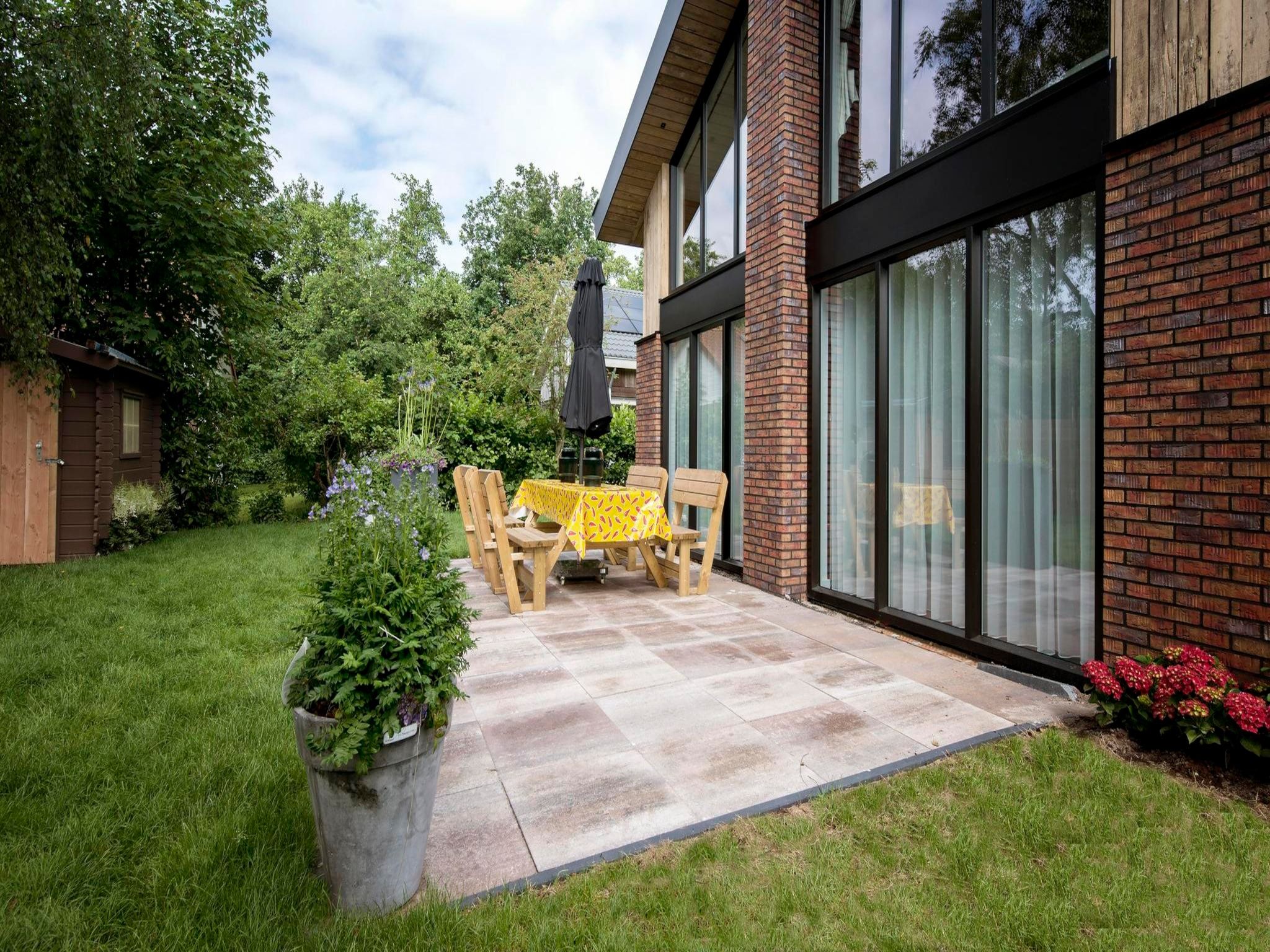 Het terras van Luxe Villa Keizerskroon - Keizerkroon 63 in Julianadorp aan Zee