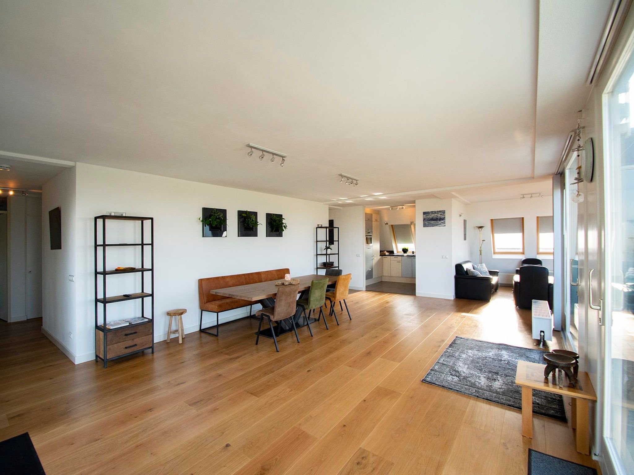 De eetkamer van Duinerei C301/C302 in Groote Keeten