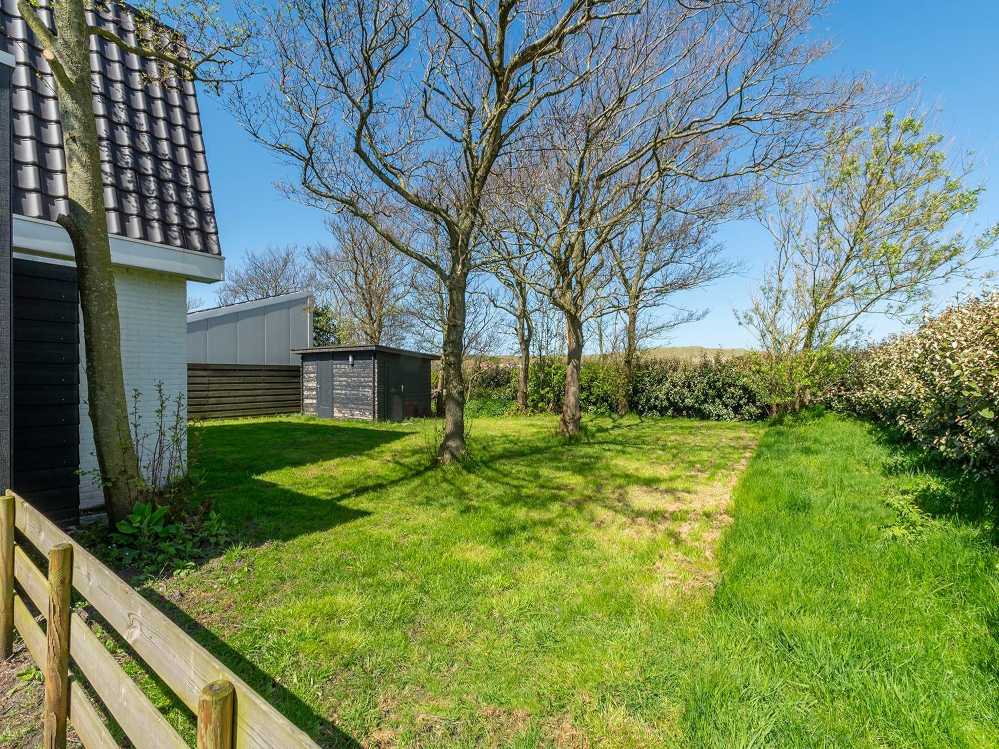 De tuin van Garnekuul 6 in Callantsoog