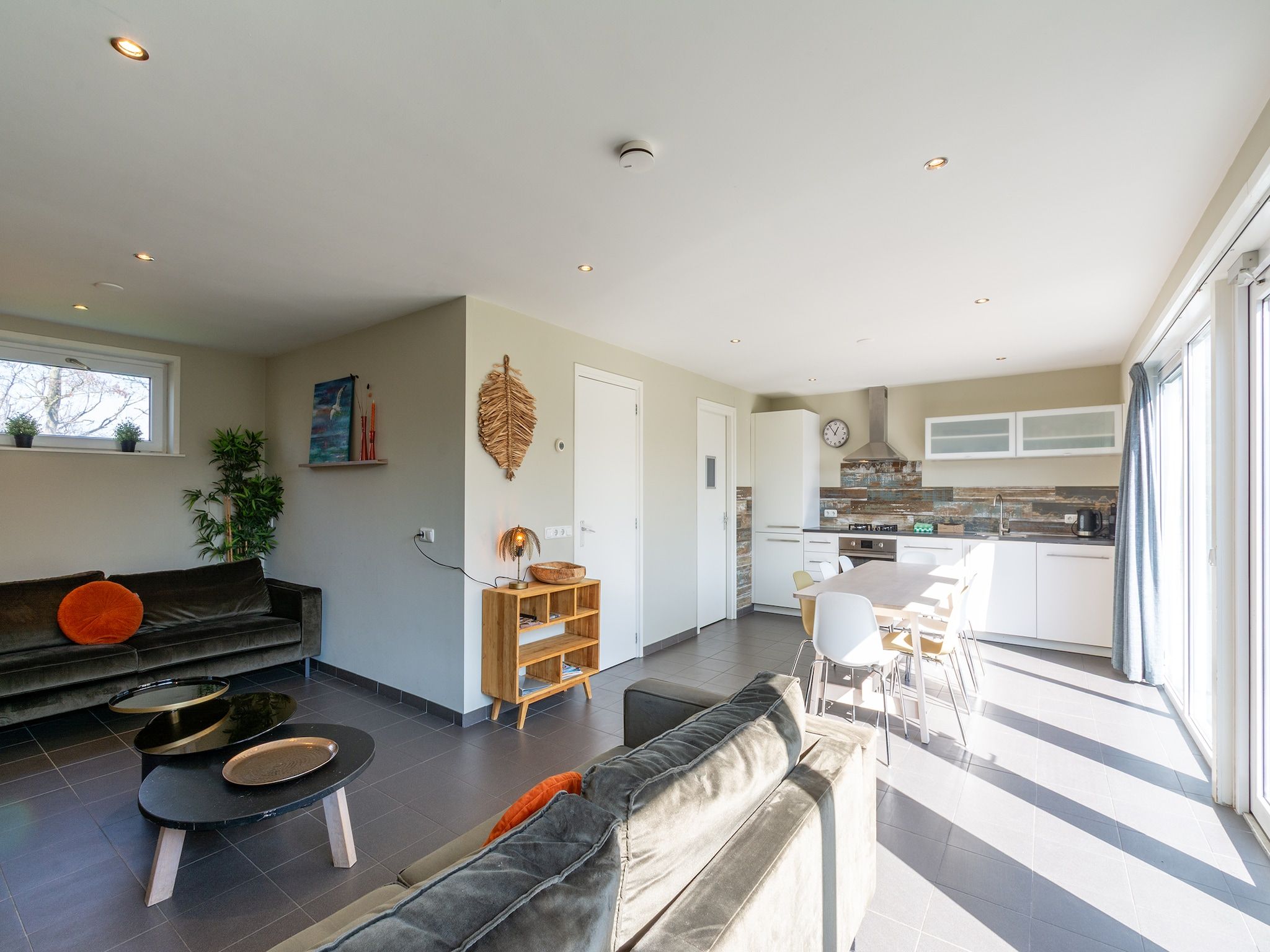 De woonkamer van Garnekuul 6 in Callantsoog