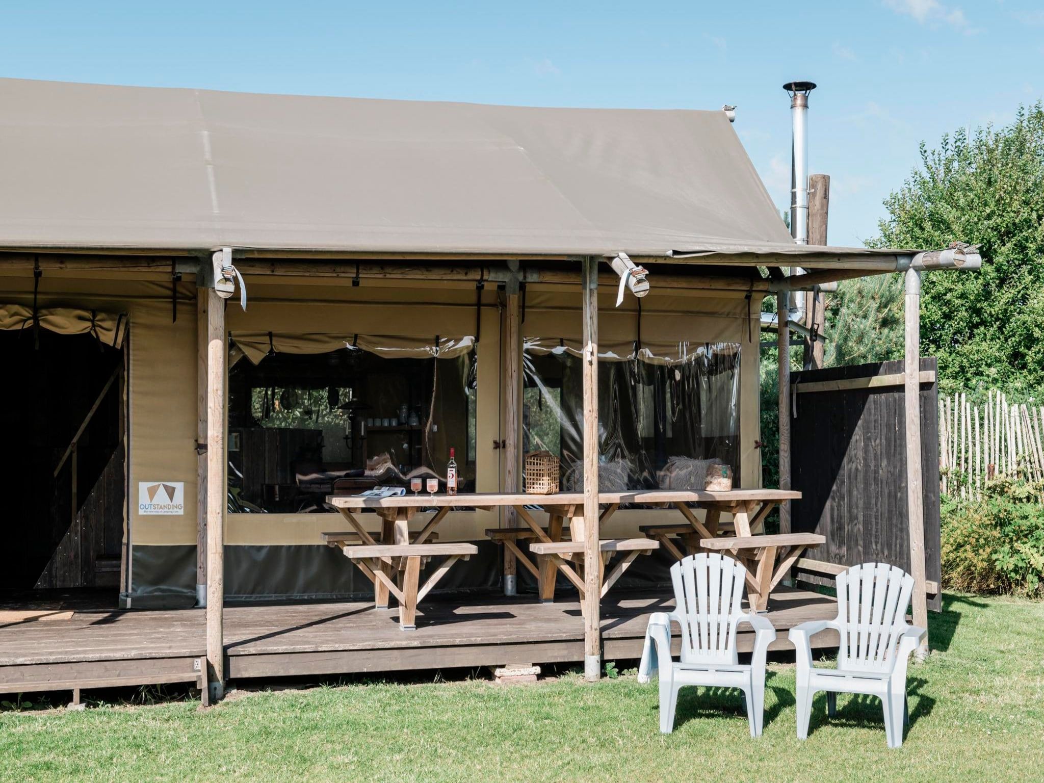 De buitenkant van Wood Lodge - Duynpark in Callantsoog