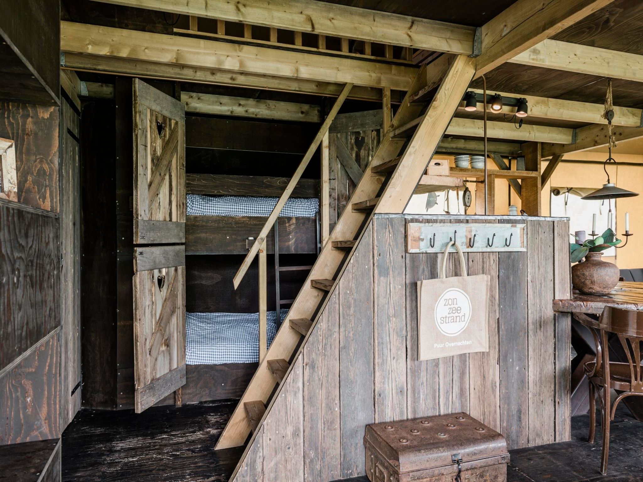 Wood Lodge Luxe - Duynpark in Callantsoog - Foto 15 van 24