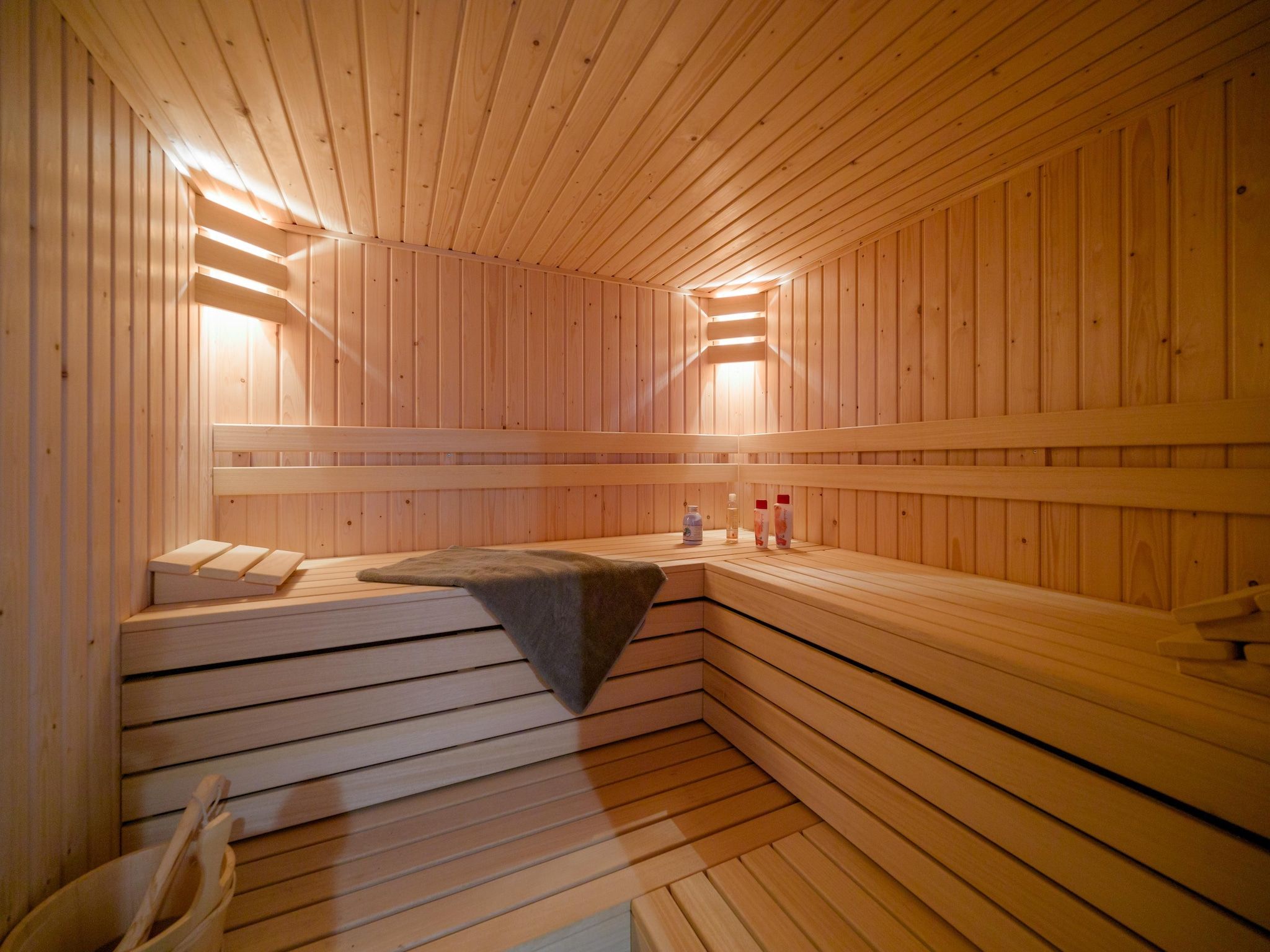 Wellness bij 8 persoons villa in Sondel