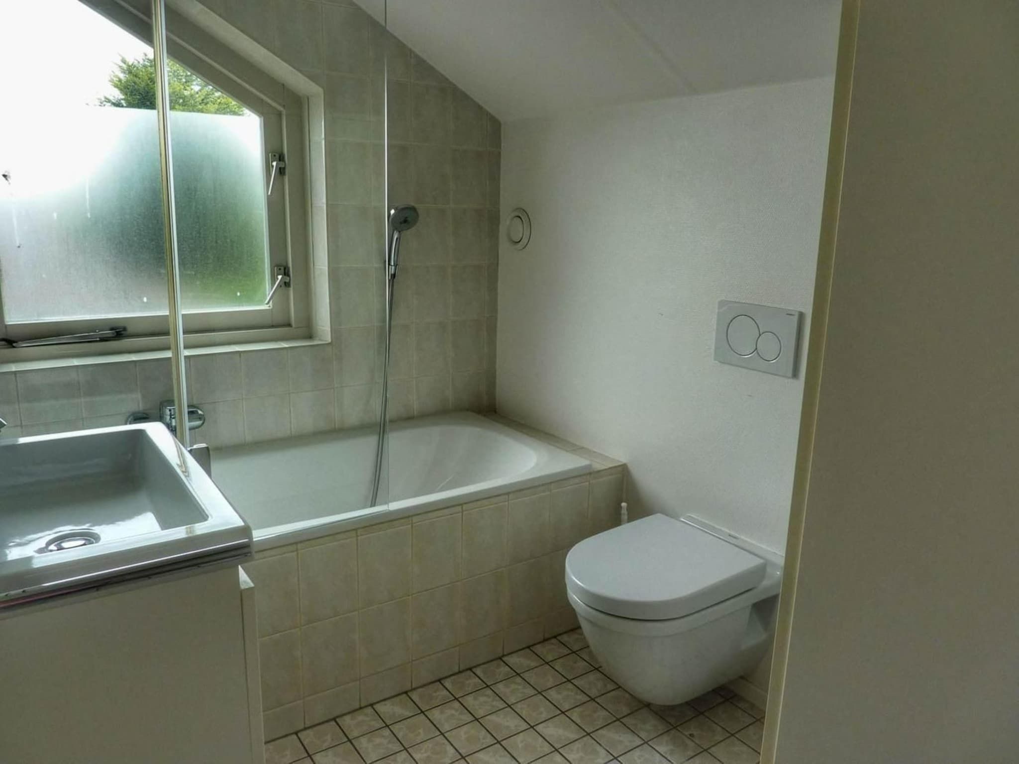 De badkamer van Scheldeveste 149 Schelde Breskens in Breskens