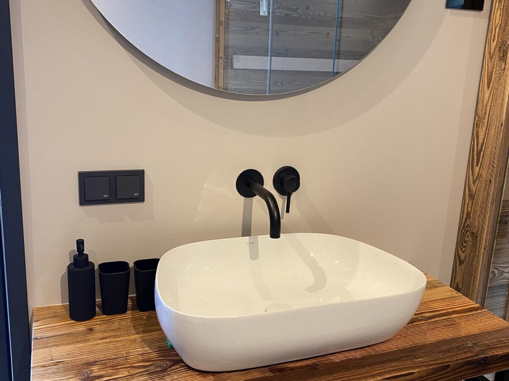 De badkamer van Lepelblad 42 en 44  Nieuwvliet-Bad in Nieuwvliet-Bad