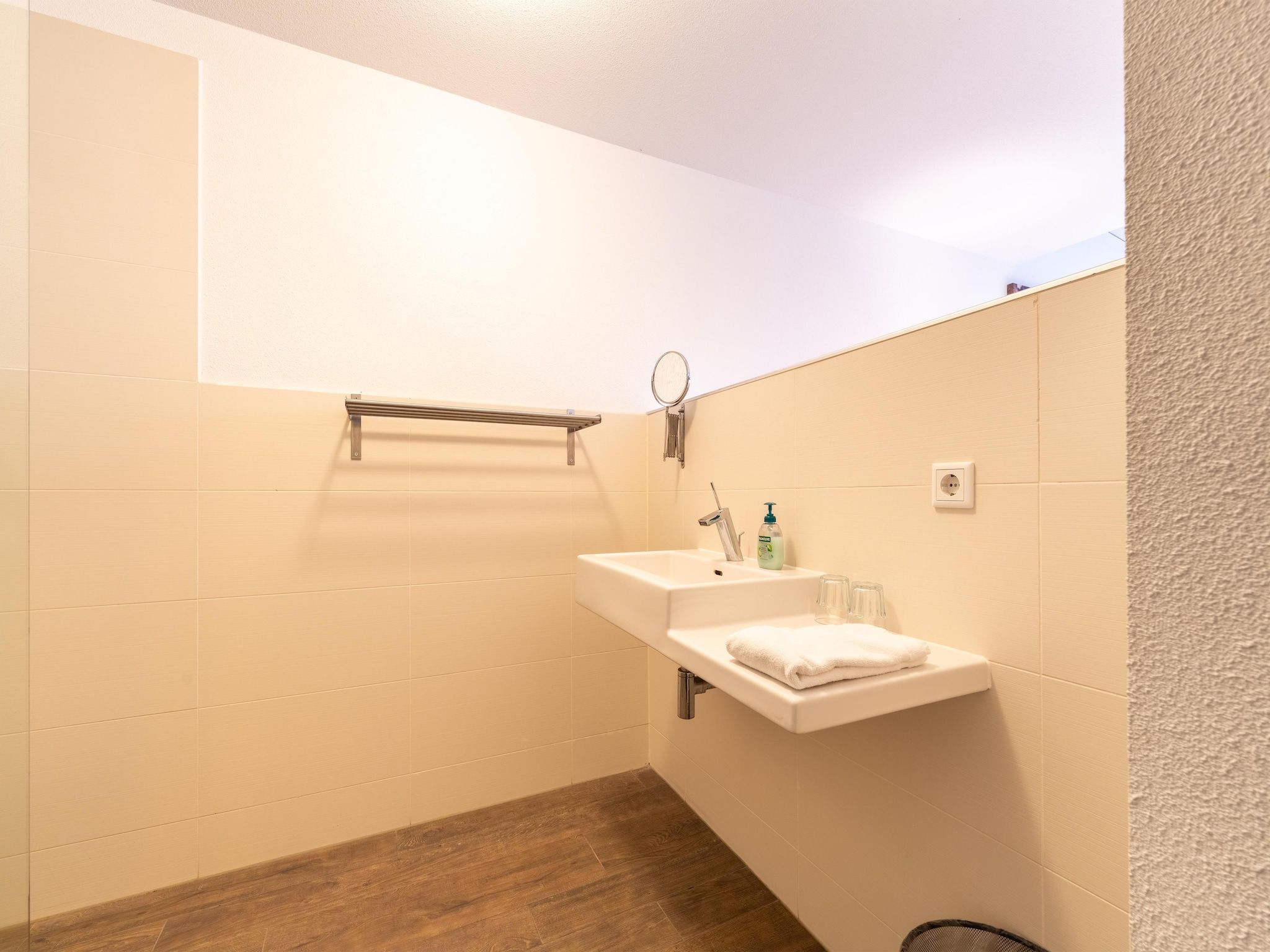 De badkamer van De Slaapfabriek in Teuge