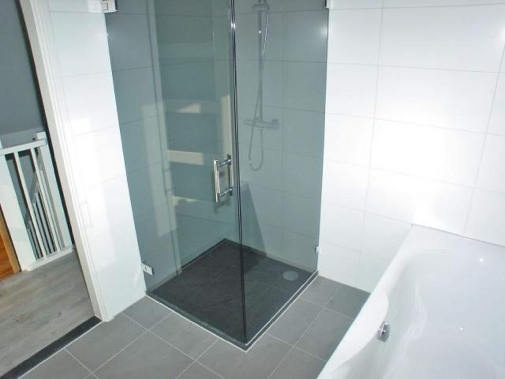 De badkamer van Landgoed de Lente 32 Sneeuwklokje Breskens in Breskens