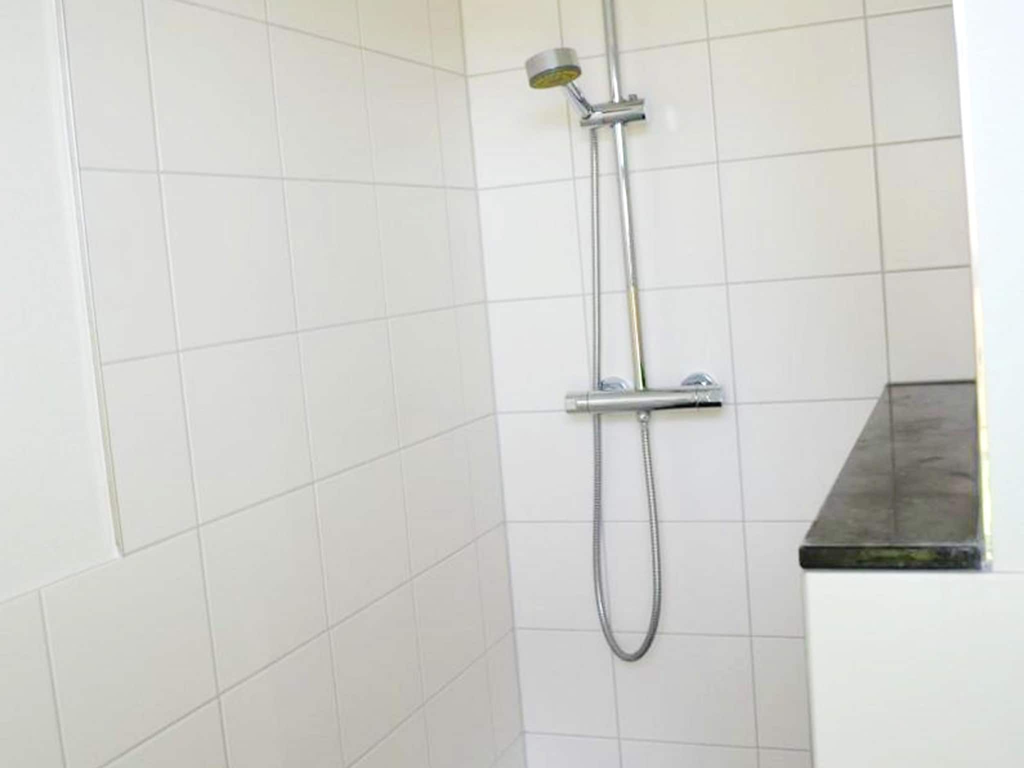 De badkamer van Landgoed de Lente 34 Krokus Breskens in Breskens