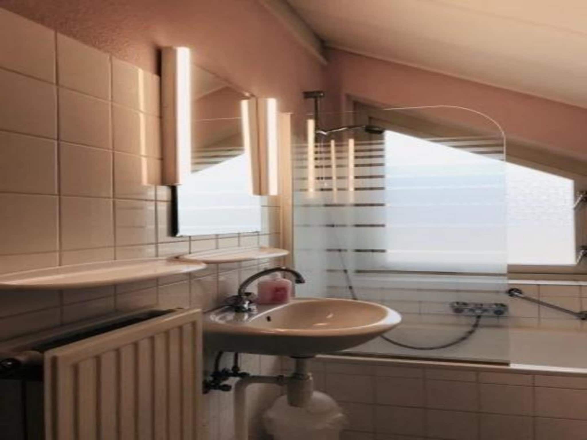 De badkamer van Scheldeveste 119 Schelde Breskens in Breskens