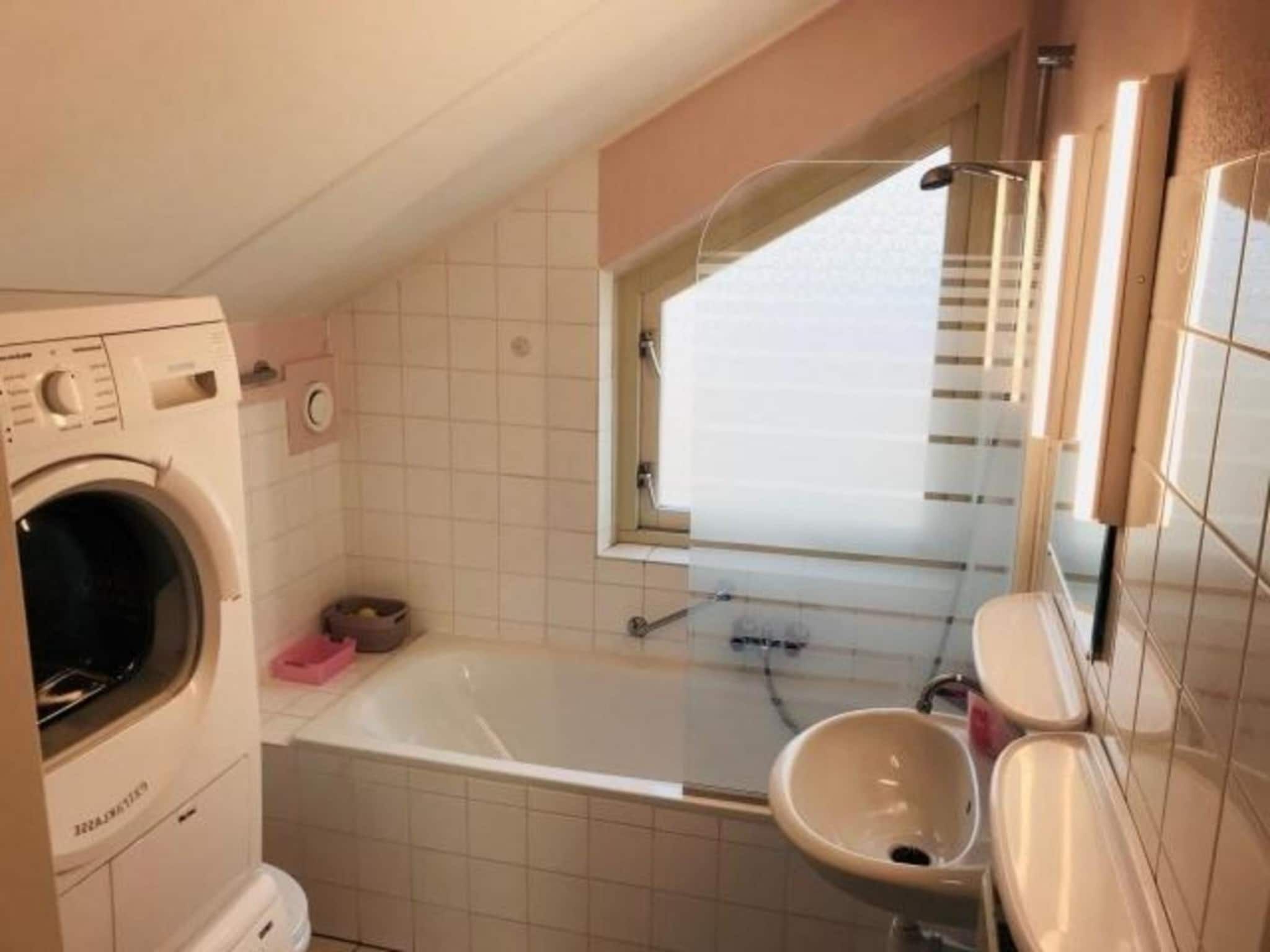 De badkamer van Scheldeveste 119 Schelde Breskens in Breskens