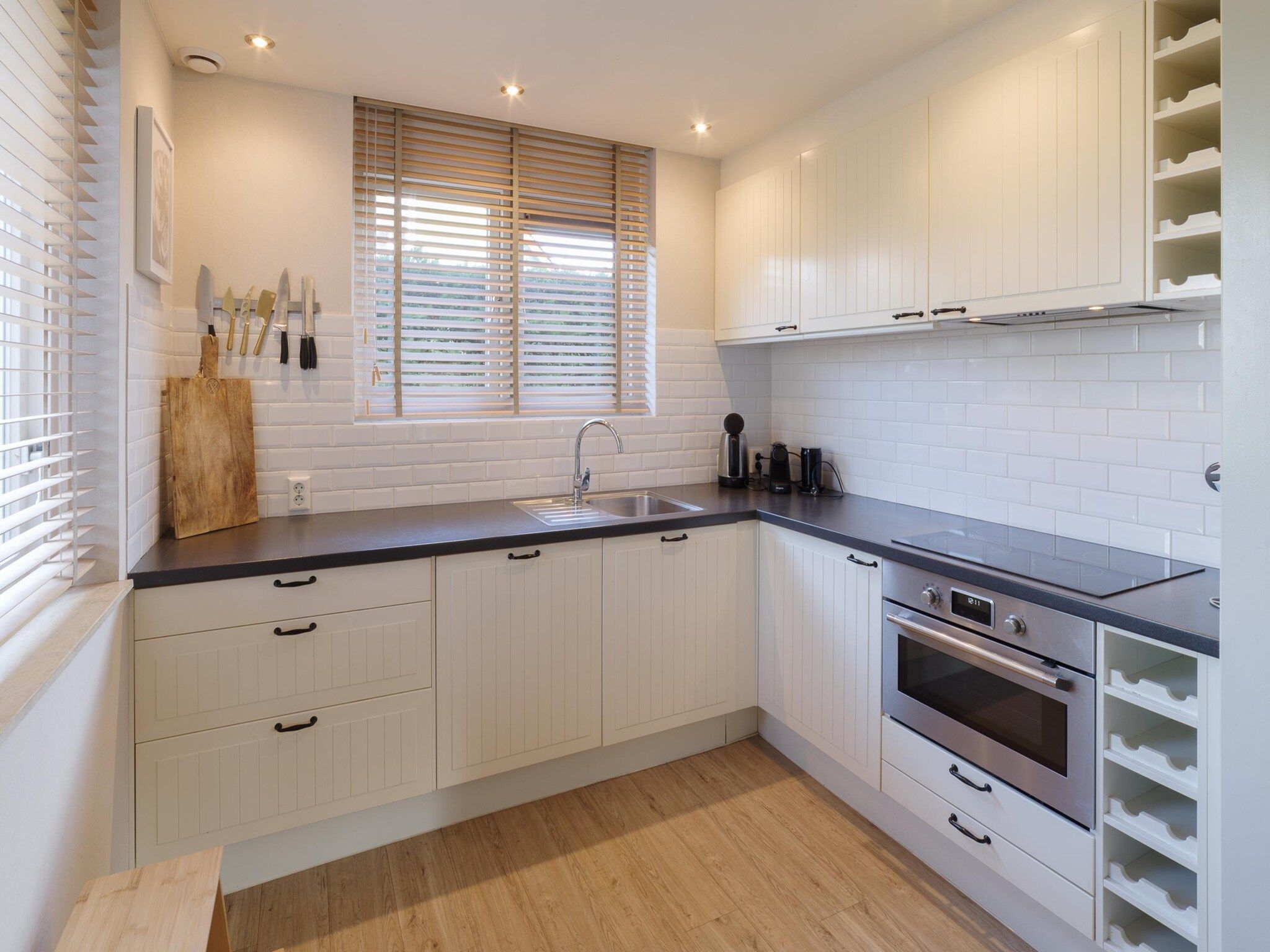 De keuken van Villapark De Oesterbaai 8 in Wemeldinge