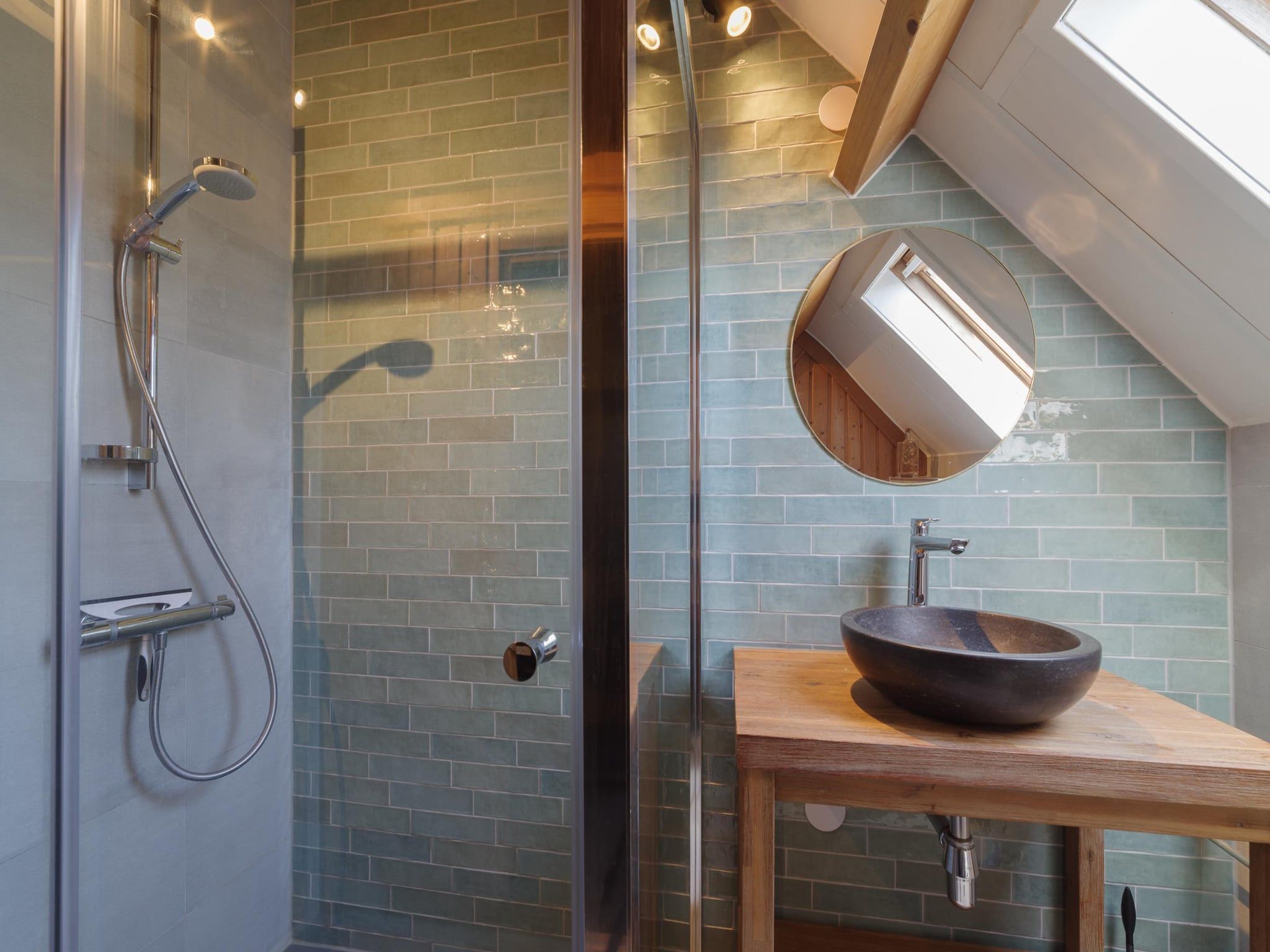 De badkamer van Villapark De Oesterbaai 8 in Wemeldinge