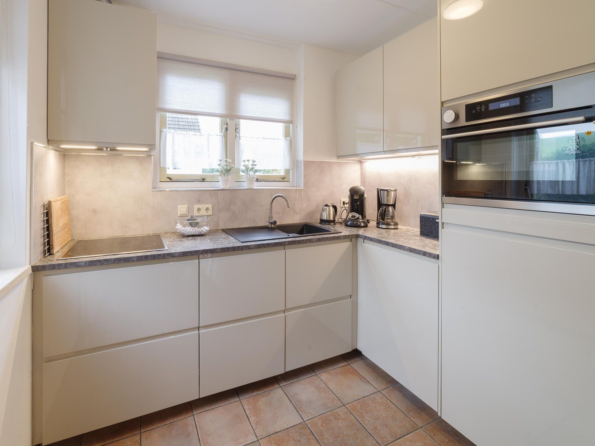 De keuken van Villapark De Oesterbaai 99 in Wemeldinge