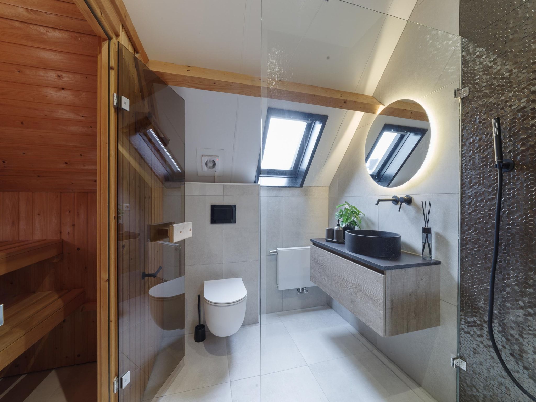 De badkamer van Villapark De Oesterbaai 126 in Wemeldinge