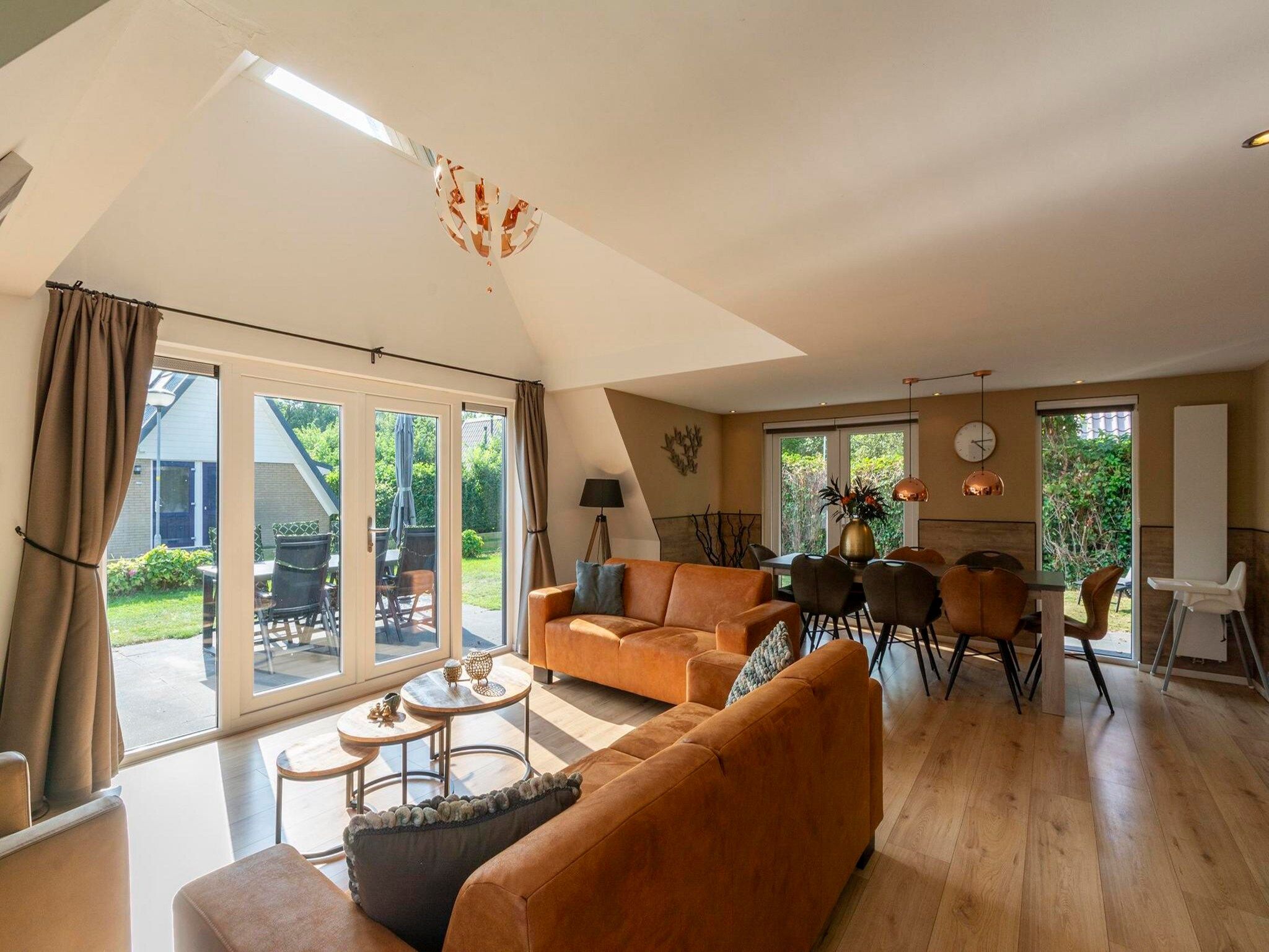 De woonkamer van Sandepark 118 in Groote Keeten