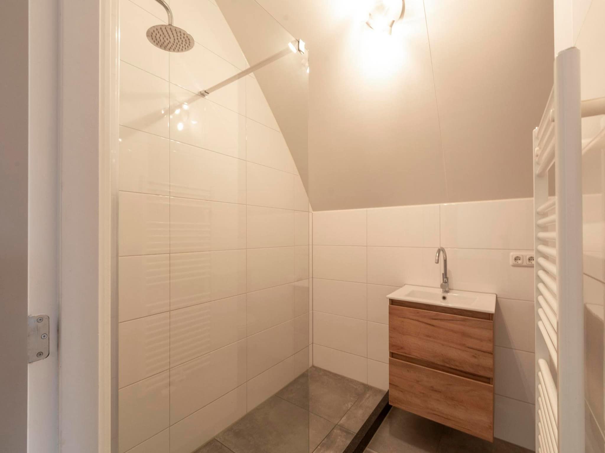 De badkamer van Lazy Daisy in Groote Keeten