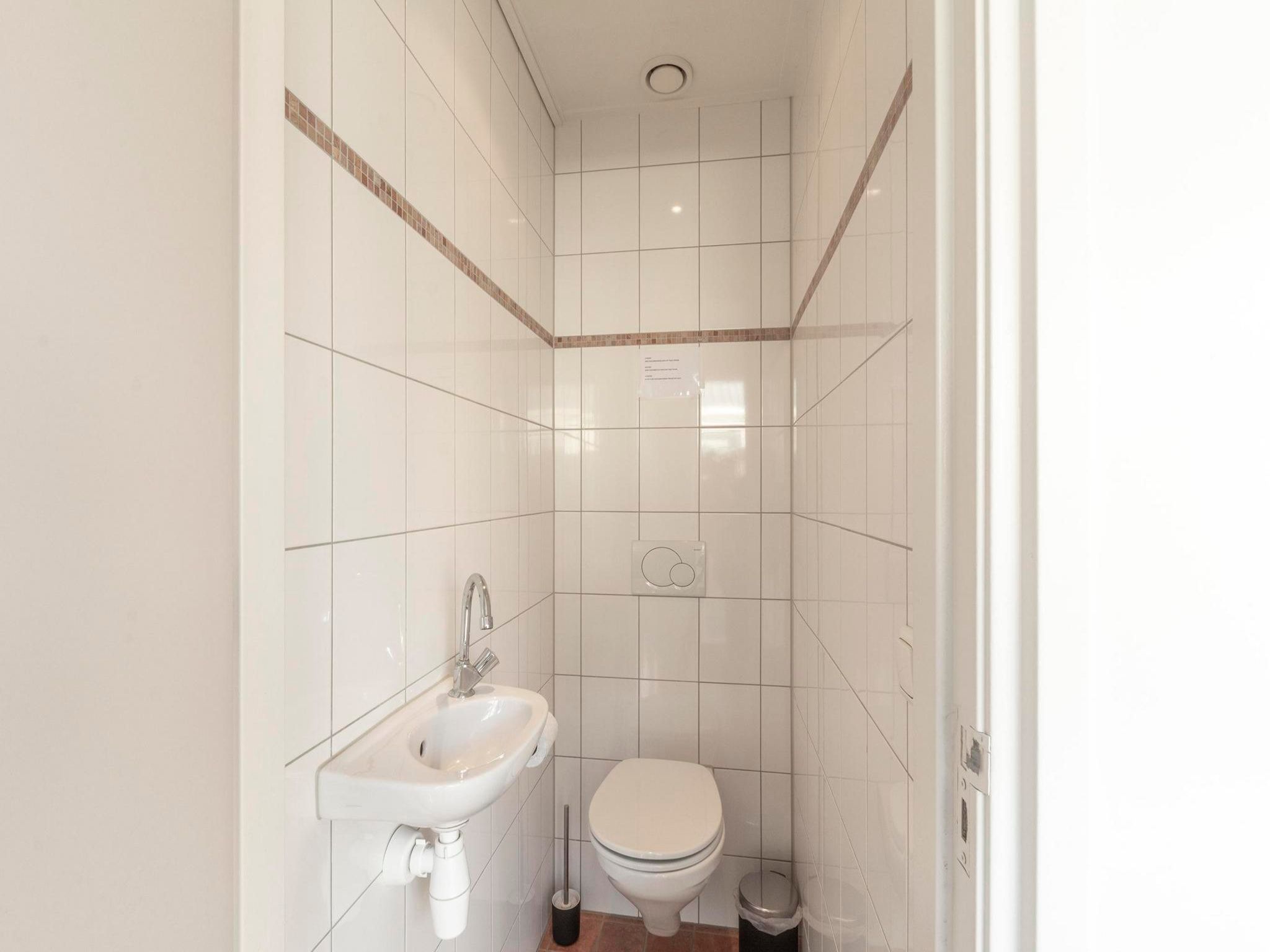 De badkamer van Lazy Daisy in Groote Keeten