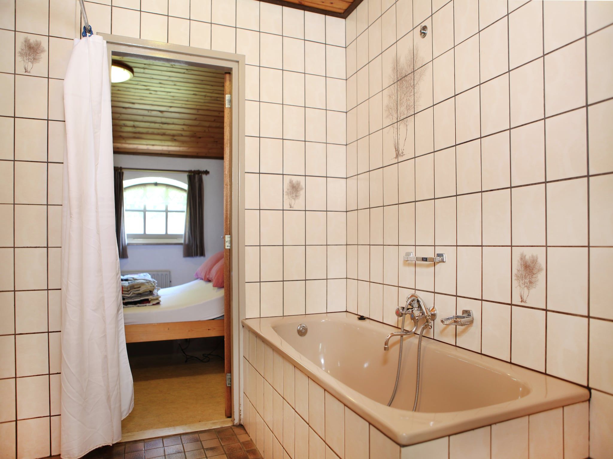 De badkamer van Wijsthoeve in Uden