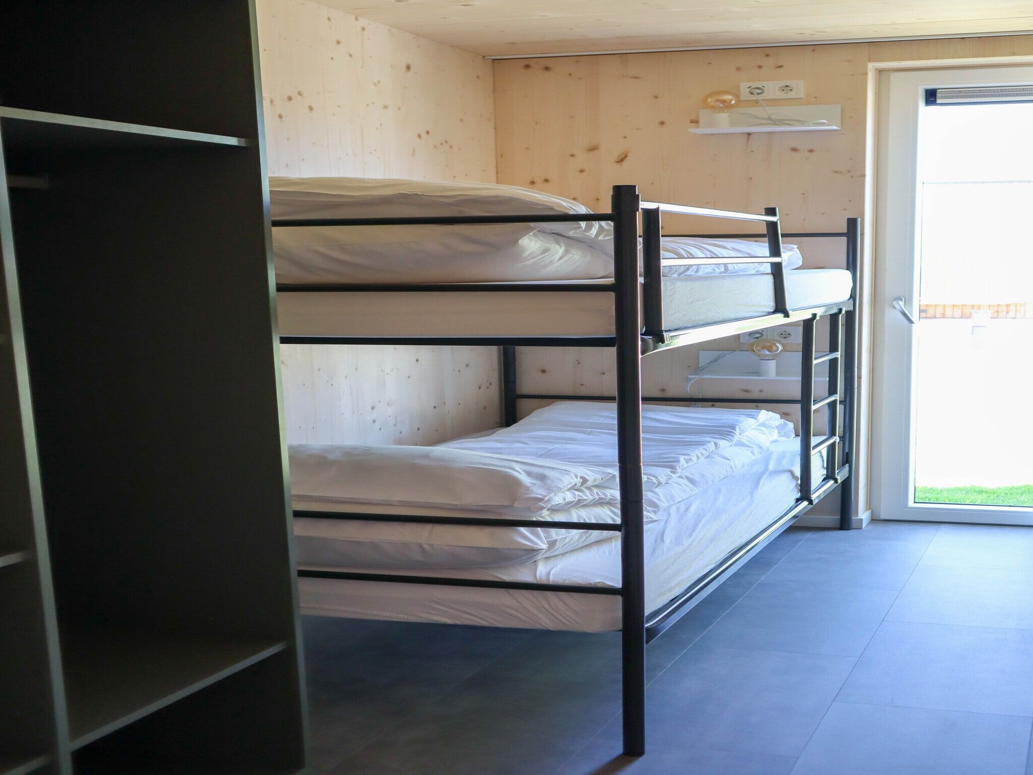 Een slaapkamer van Vlugtenburg 16 in s Gravenzande