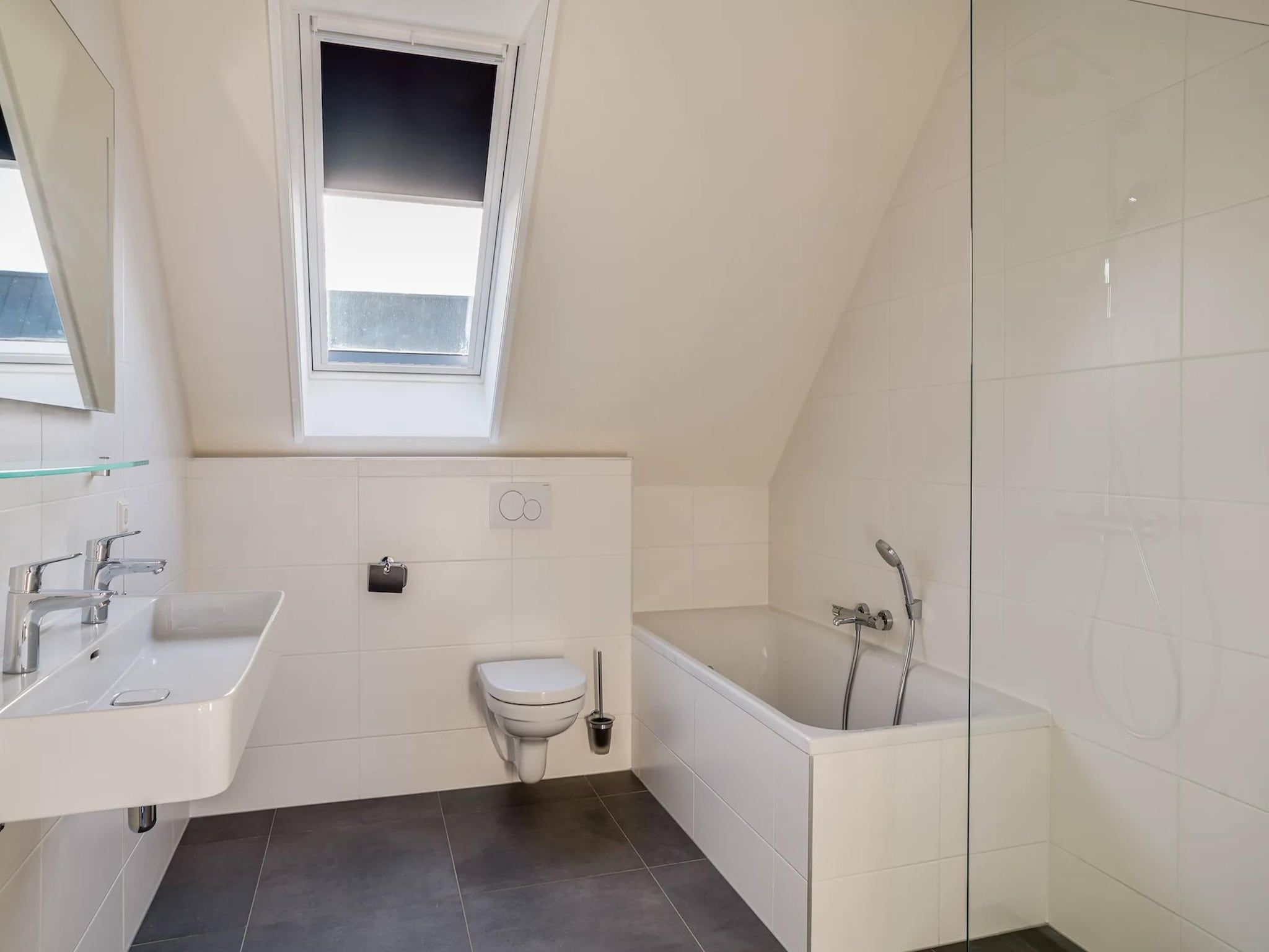 De badkamer van Patrijs Wellness Plus 8 in Noardburgum