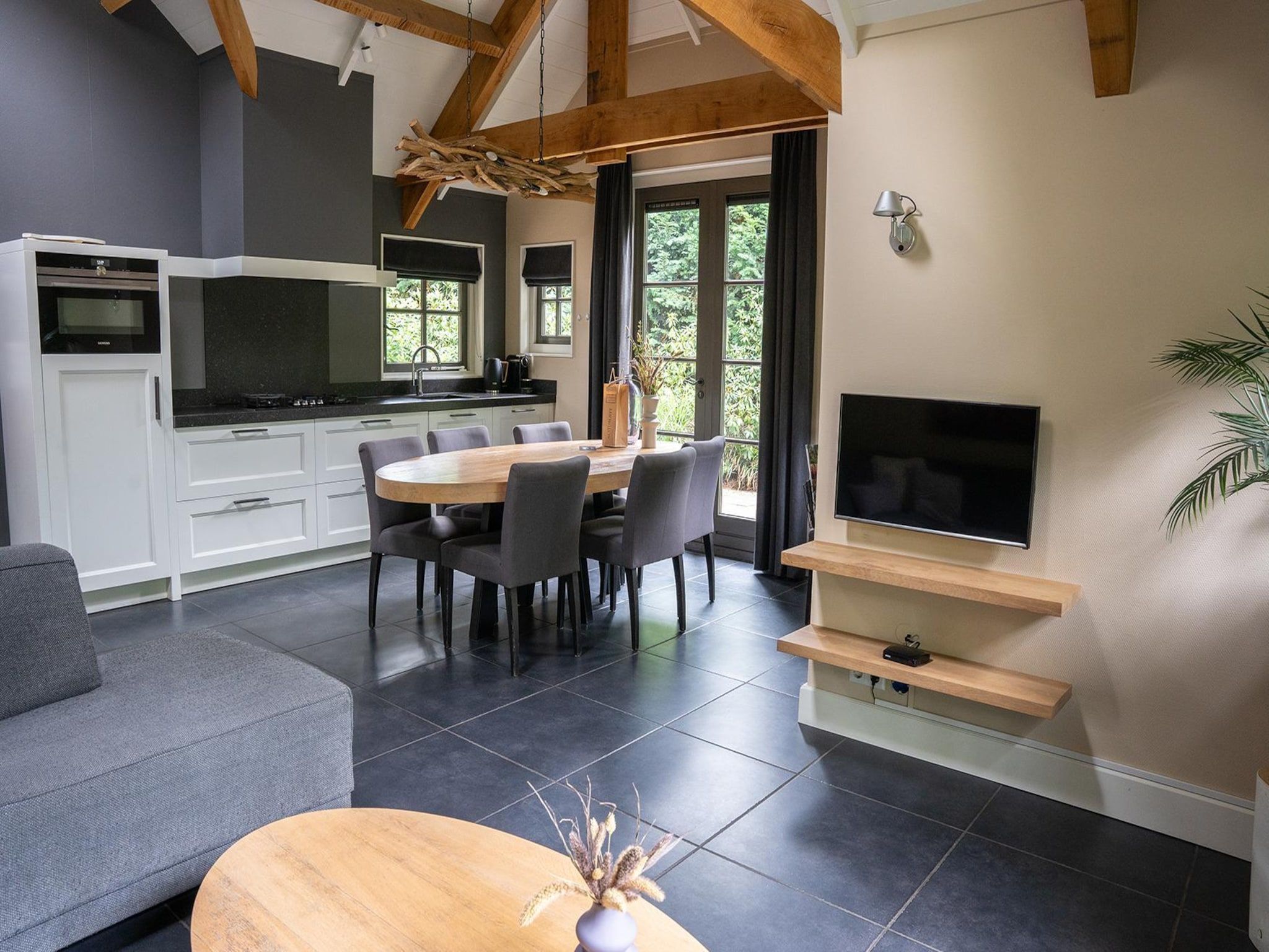 De eetkamer van Vlindervallei Villa 8p in Ermelo