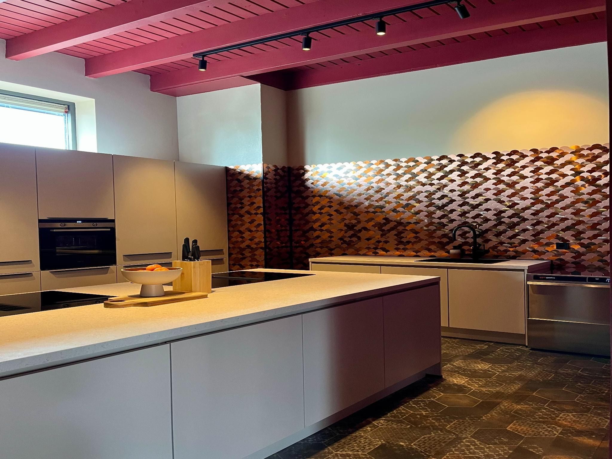 De keuken van Groepsaccommodatie + 4 large greenhouses (36 personen) in Scherpenzeel (FR)