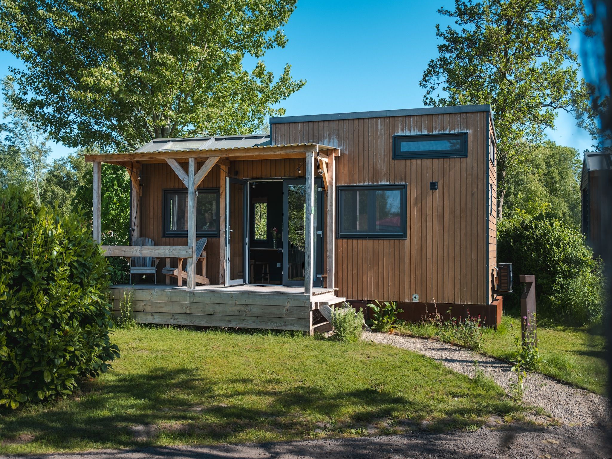 De buitenkant van Groepsruimte i.c.m. 4 tiny greenhouses in Scherpenzeel (FR)