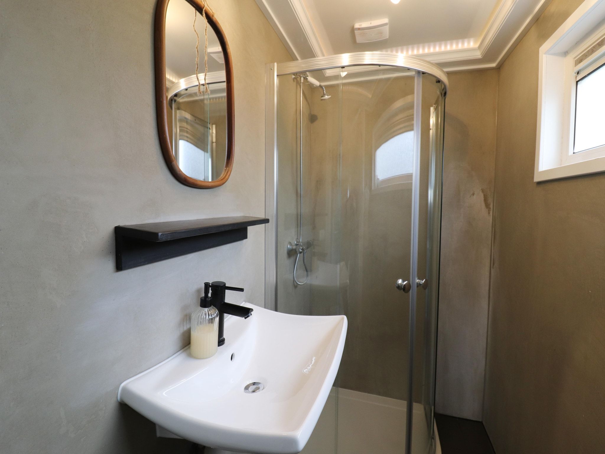 De badkamer van Grutto en Turleluur in Tjerkgaast