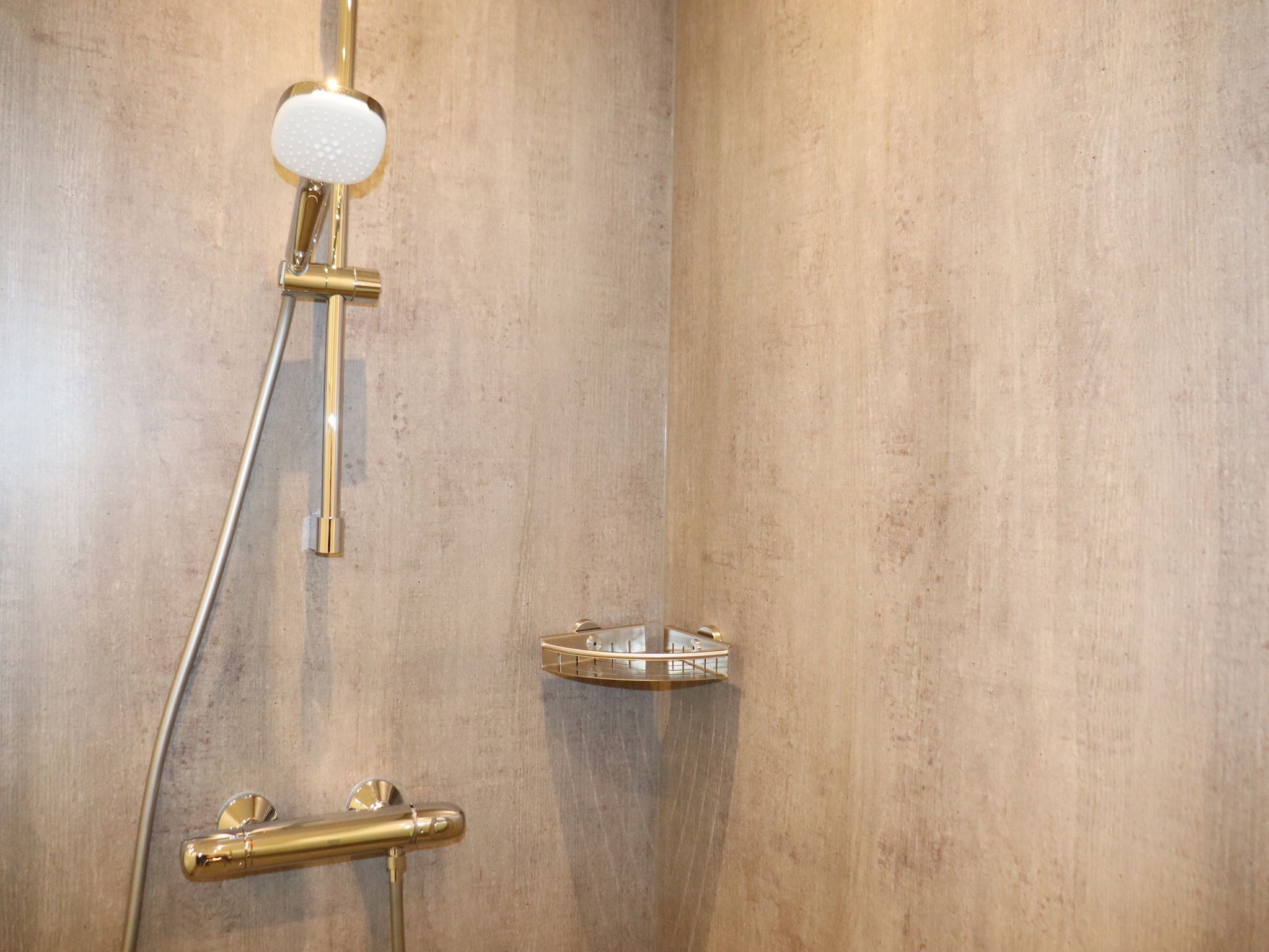 De badkamer van Berkenhof 8 personen in Workum